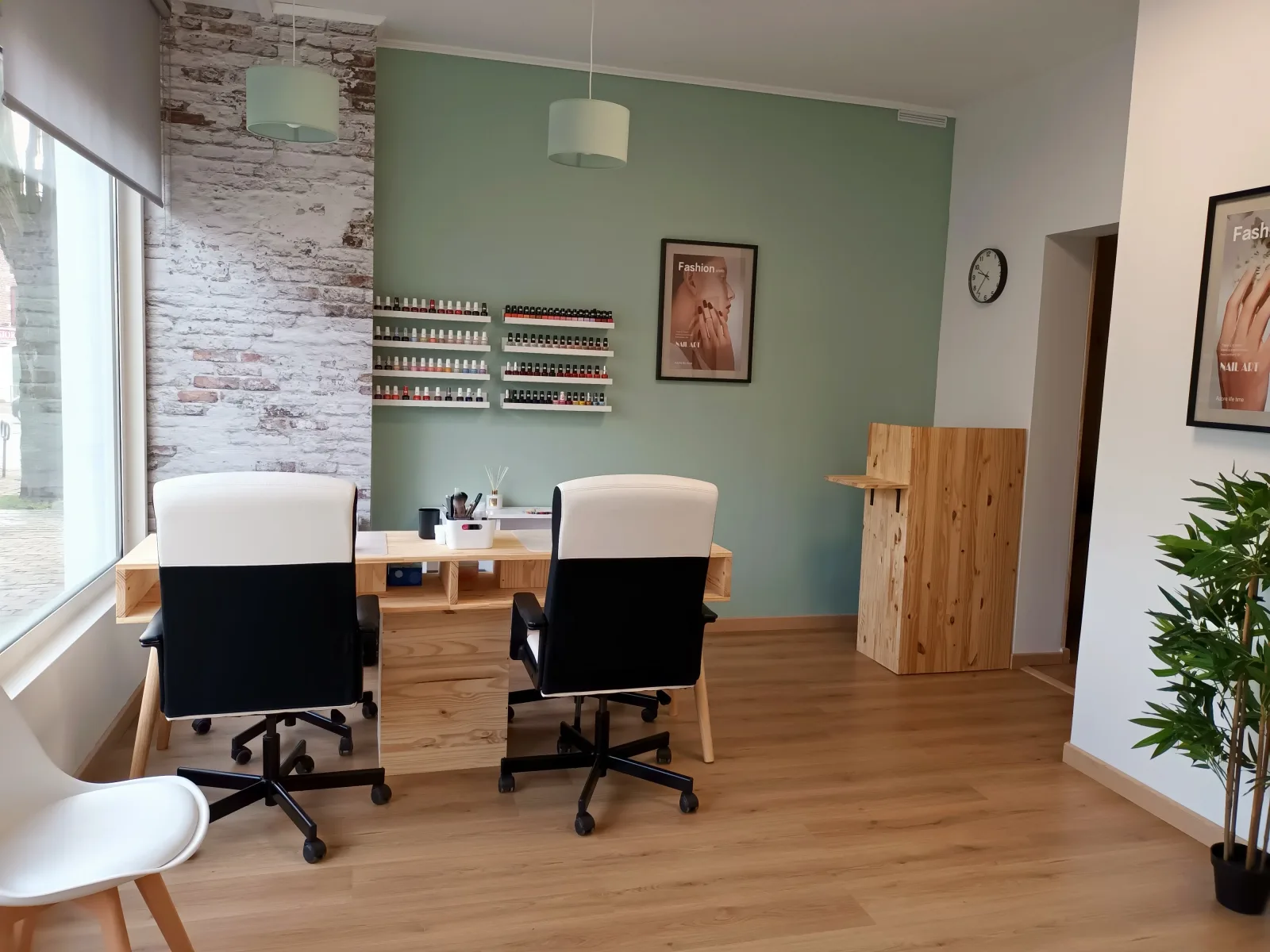 Li Nail's Version - Onglerie Maubeuge - OneBooking