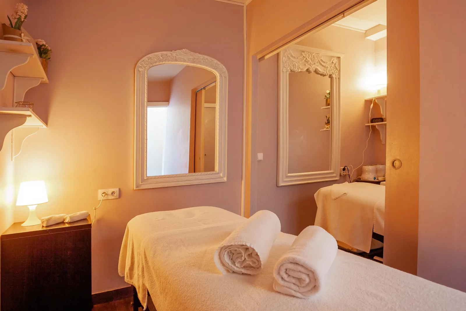 Mademoiselle Relax Carmes - Onglerie Toulouse - OneBooking