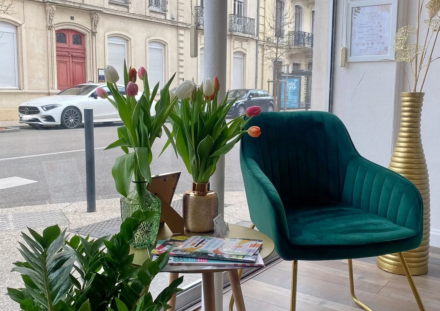 La maison Crystale - Onglerie Roanne - Photo de couverture - OneBooking