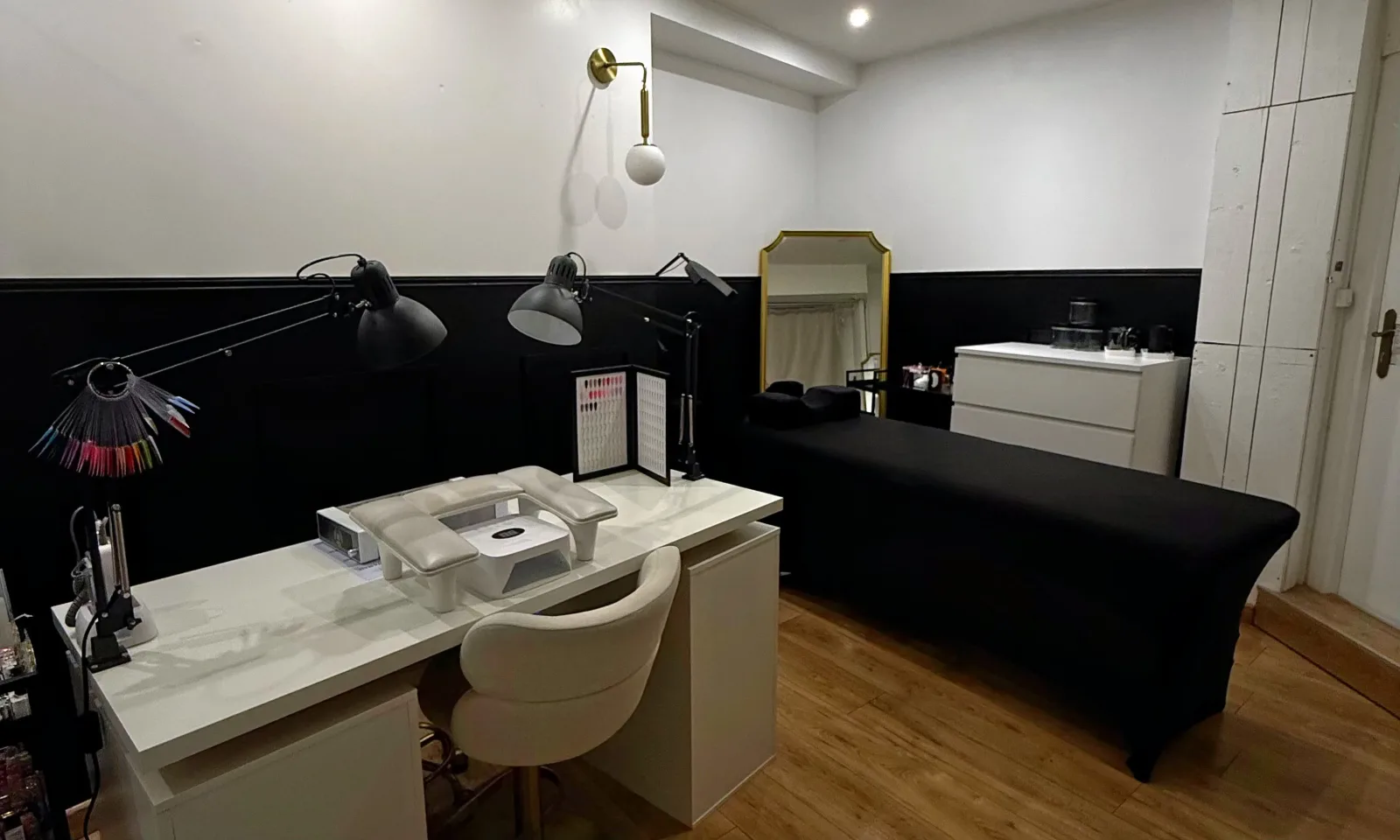 Adore Studio - Onglerie Toulouse - OneBooking