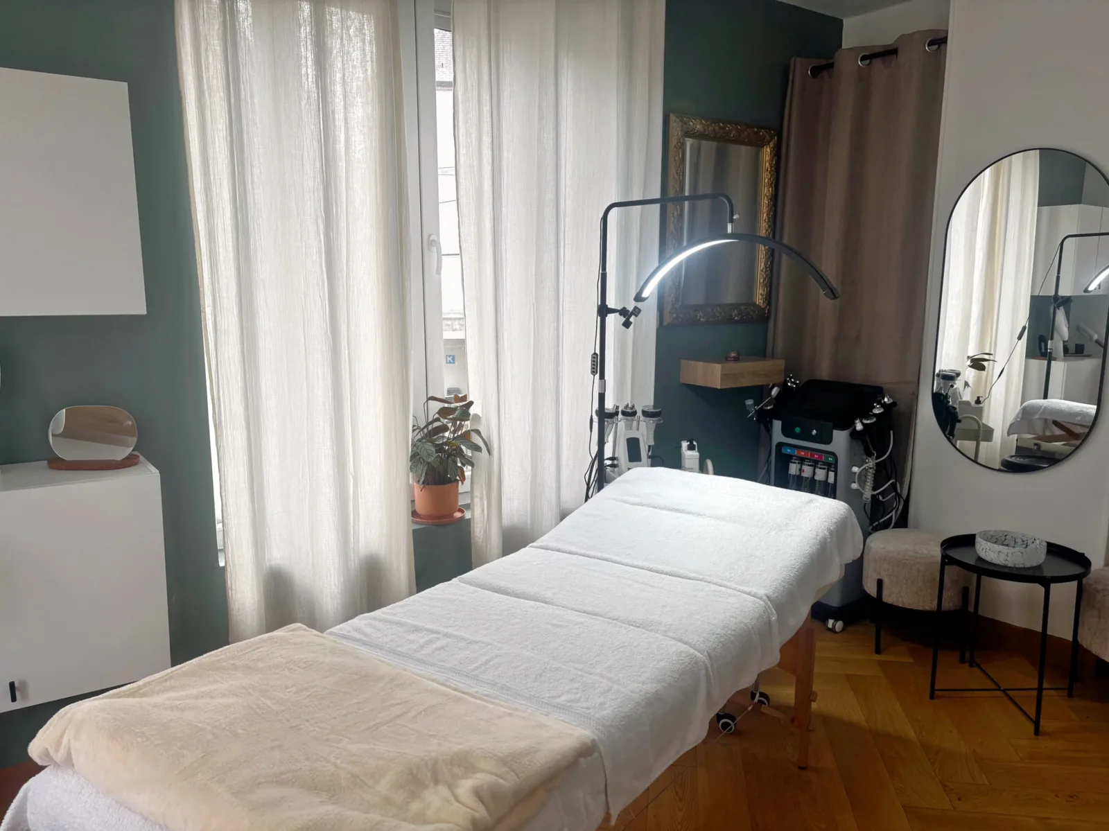 Skin Amara - Sourcils & cils Laon - Photo de couverture - OneBooking