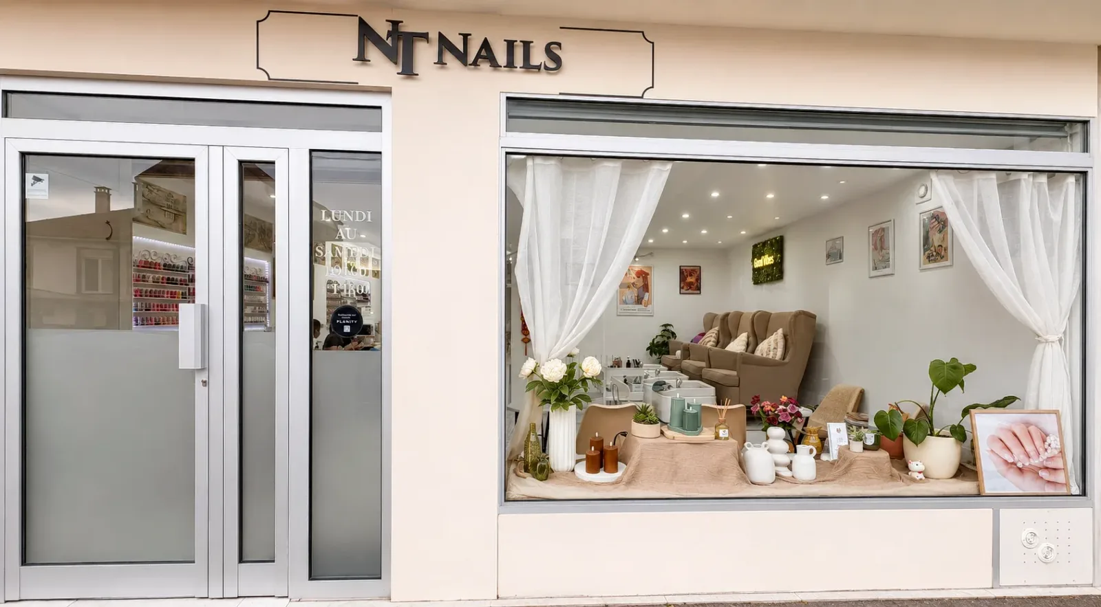 NT Nails