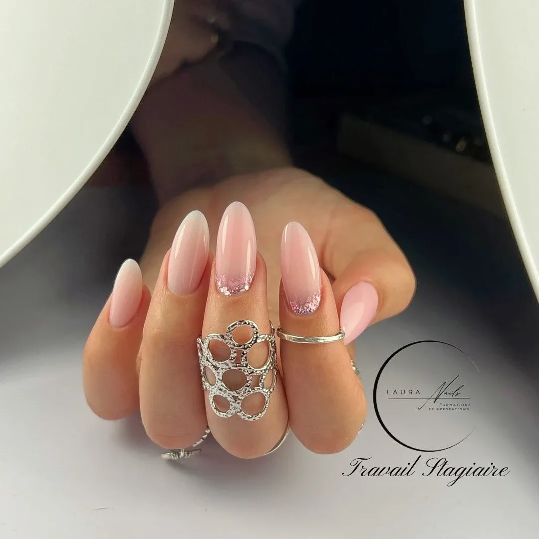 LAURA NAILS FORMATION : Centre de formation - Onglerie Gémenos - Photo de couverture - OneBooking