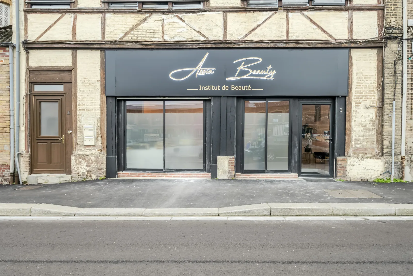Assia Beauty - Coiffure Elbeuf - OneBooking