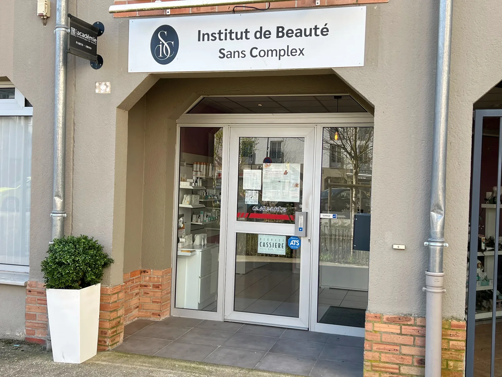 Institut Sans Complex