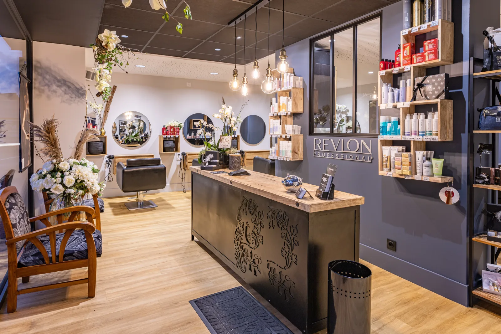 Aurore Styliste Visagiste & Barbier - Coiffure Lanvallay - OneBooking