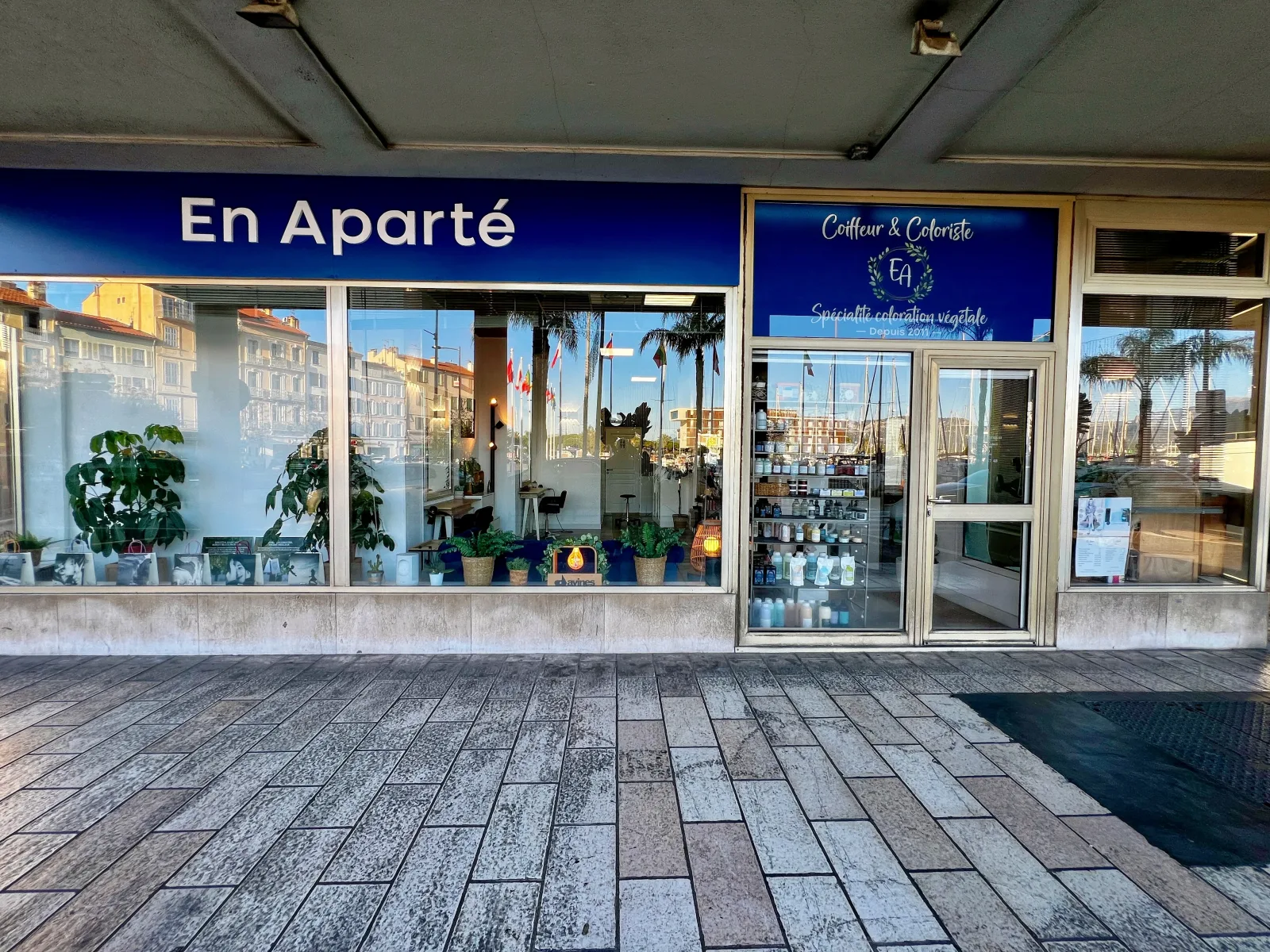 En Aparté Coiffeur Coloriste Végétal - Coiffure La Seyne-sur-Mer - Photo de couverture - OneBooking