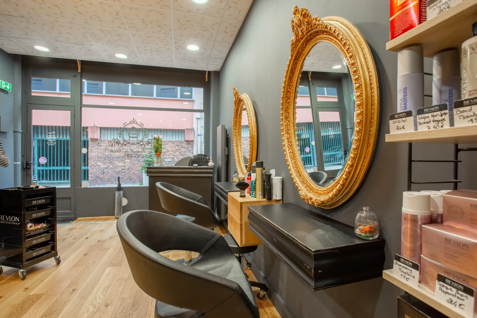 Le fauteuil de Chloé - Coiffure Vichy - OneBooking