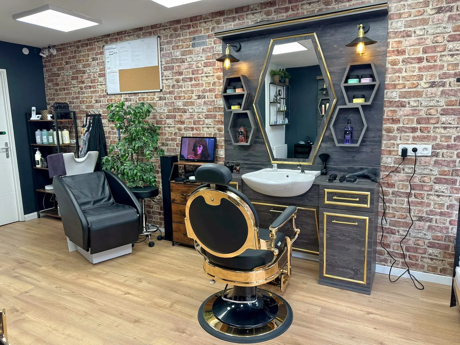 NGATCHAF Beauty Saloon - Coiffure Genlis - NGATCHAF Beauty Saloon - Photo Galerie - OneBooking