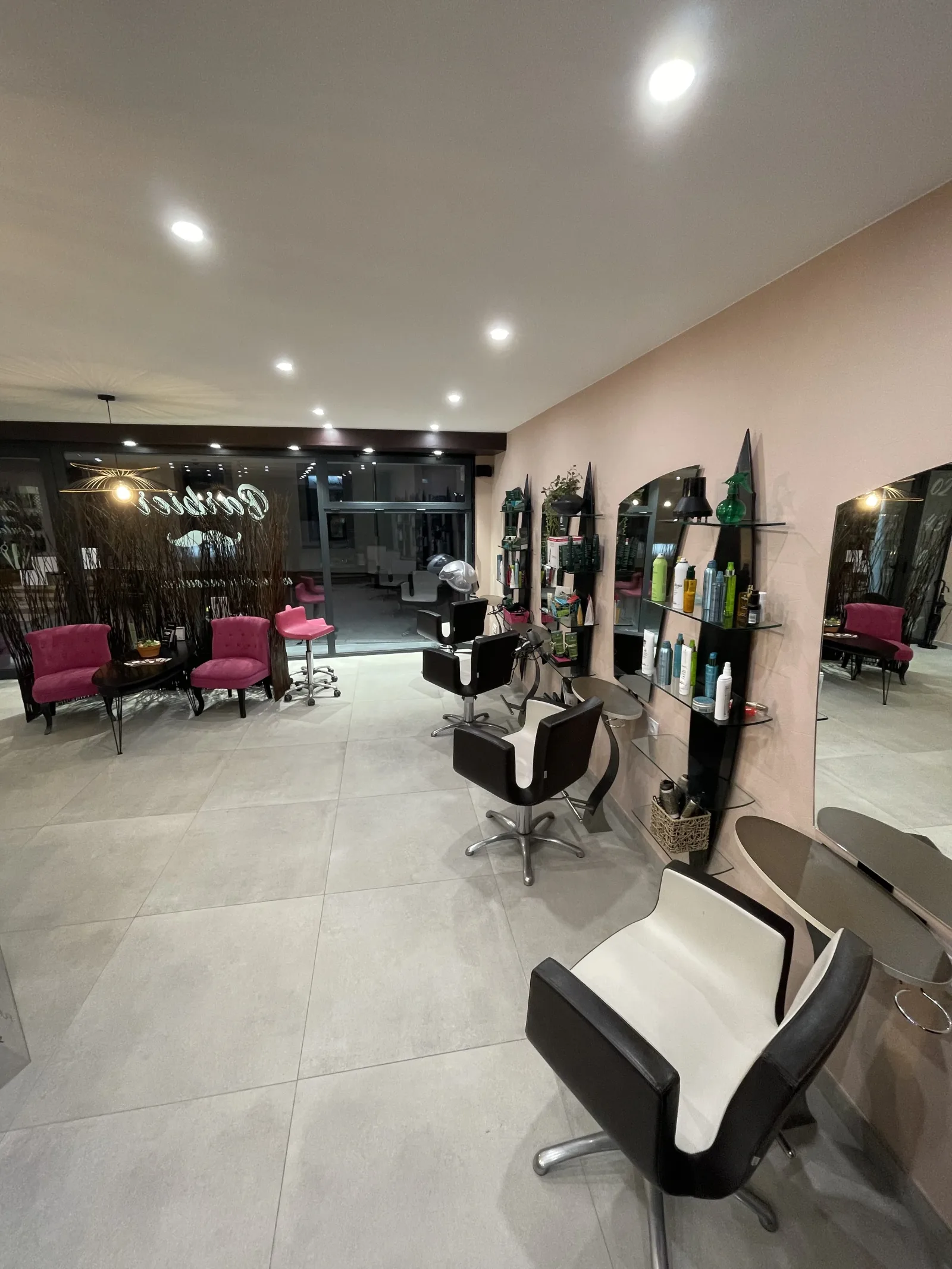 Chic en couleur - Coiffure Évron - Chic en couleur - Photo Galerie - OneBooking