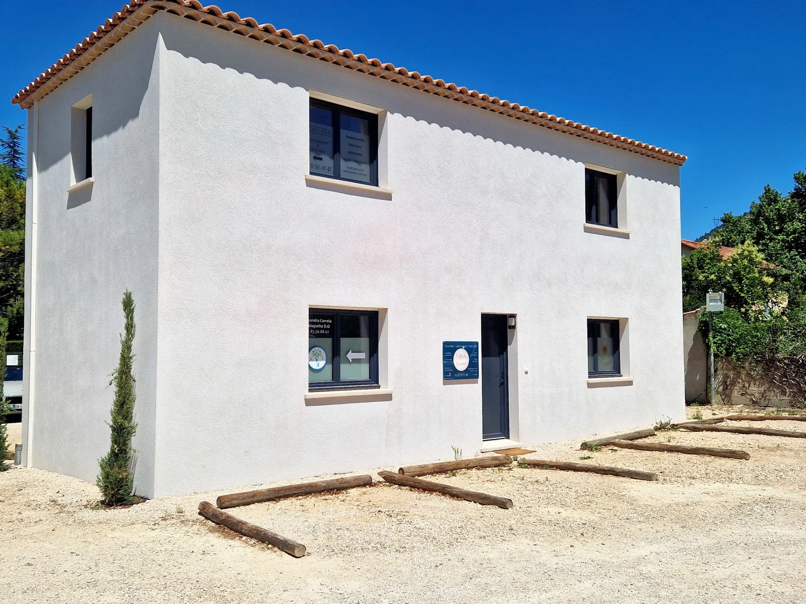 Dermalys, centre d'esthétique et d'épilation définifive - Onglerie Gémenos - Dermalys, centre d'esthétique et d'épilation définifive - Photo Galerie - OneBooking