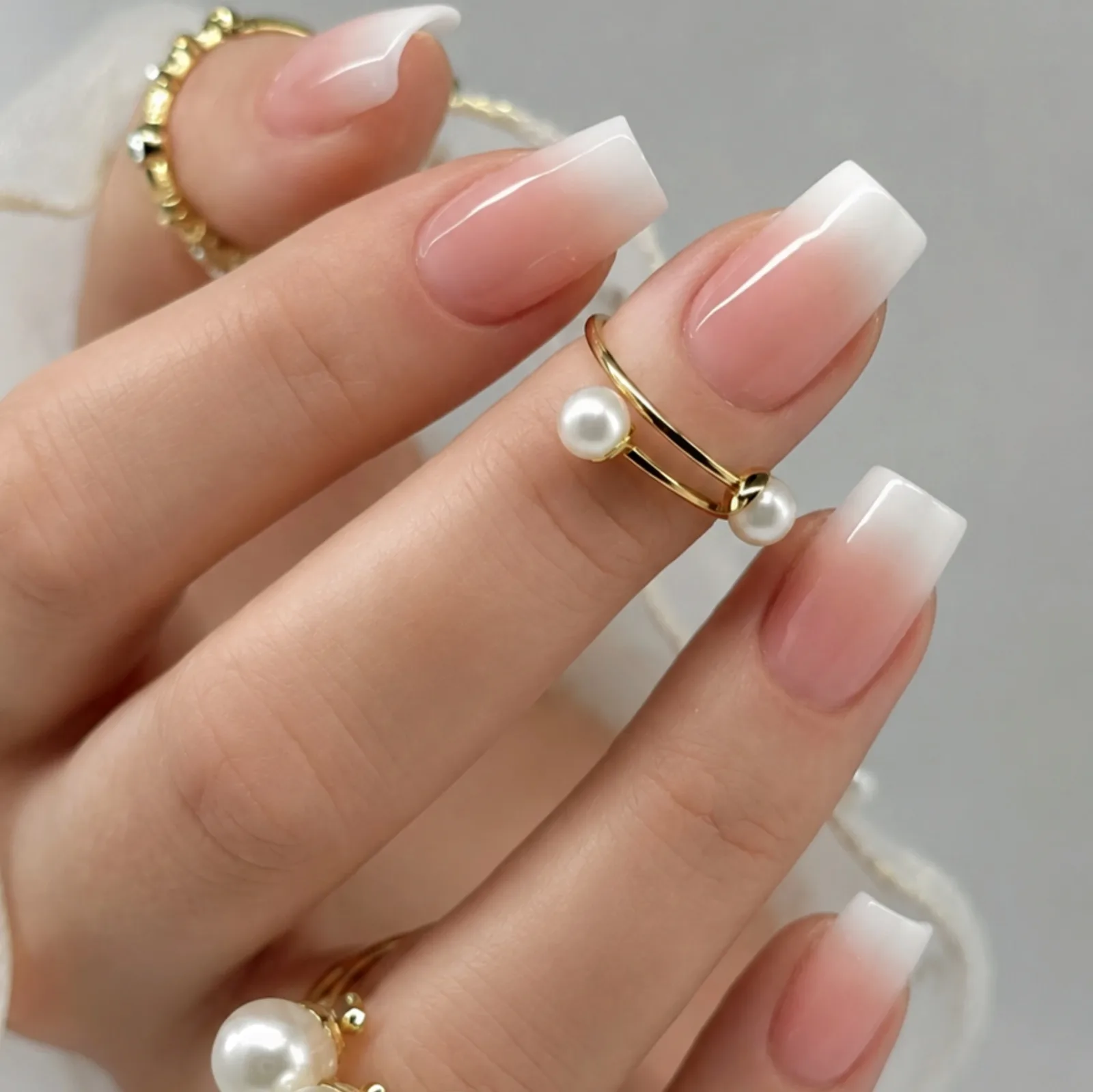 Divin’Ongles - Beauté-Regard - Ongles & Cils - Onglerie Villefranche-de-Rouergue - Divin’Ongles - Beauté-Regard - Ongles & Cils - Photo Galerie - OneBooking