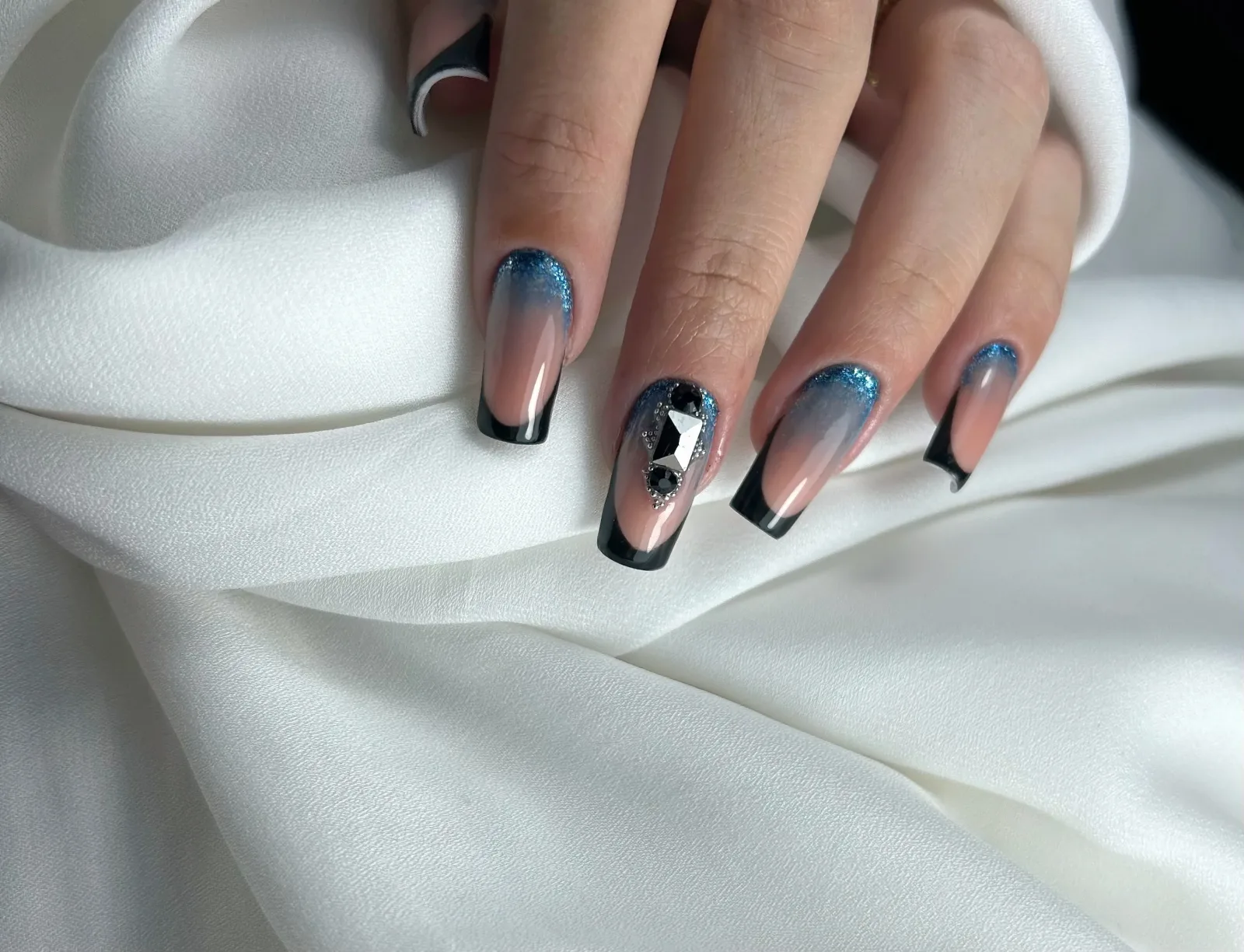 The Nail Place - Onglerie Villefranche-de-Rouergue - The Nail Place - Photo Galerie - OneBooking