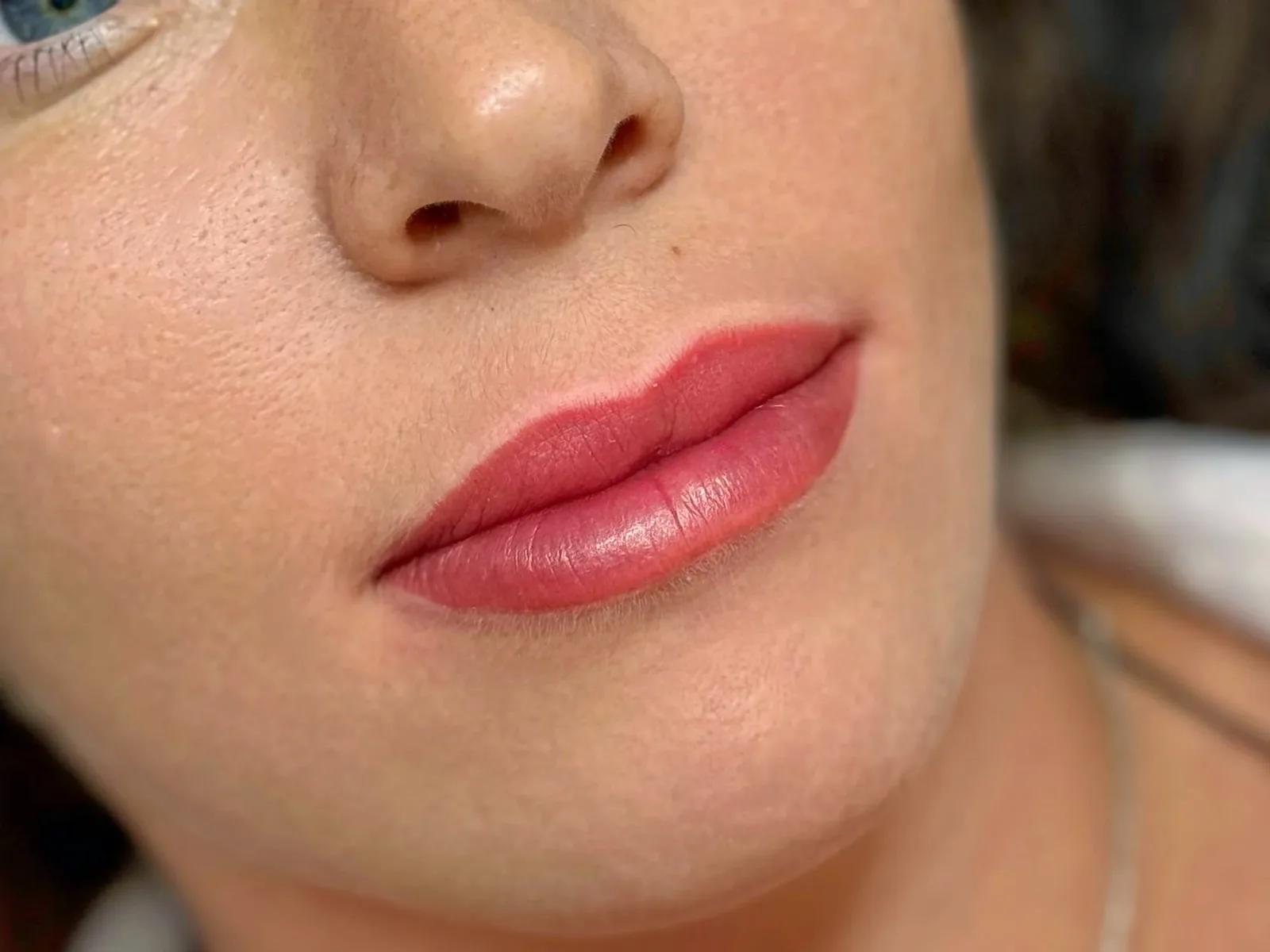 Cosmo Belle Beauty - Sourcils & cils Grenoble - Cosmo Belle Beauty - Photo Galerie - OneBooking