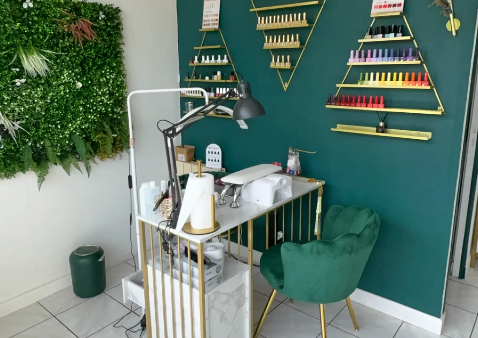 Only Glow - Onglerie Montfermeil - Only Glow - Photo Galerie - OneBooking