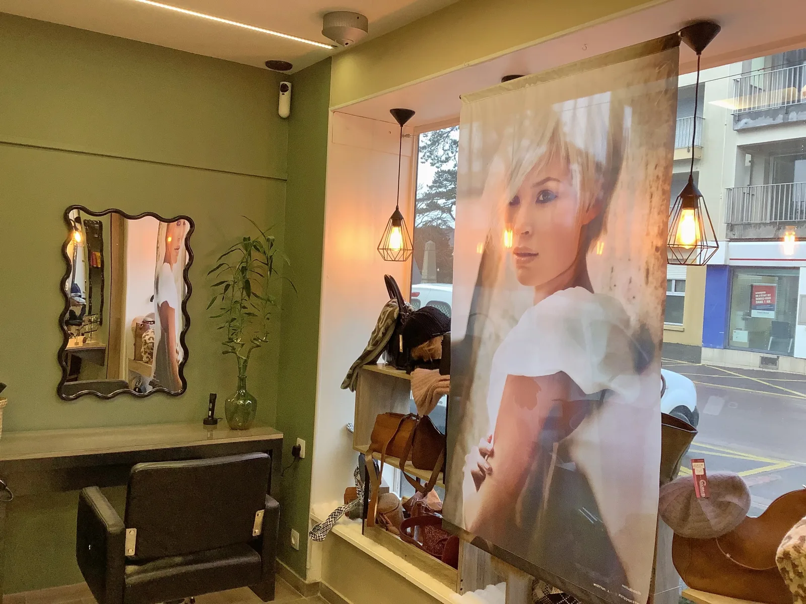 Espace Coiffure - Coiffure Donville-les-Bains - Espace Coiffure - Photo Galerie - OneBooking