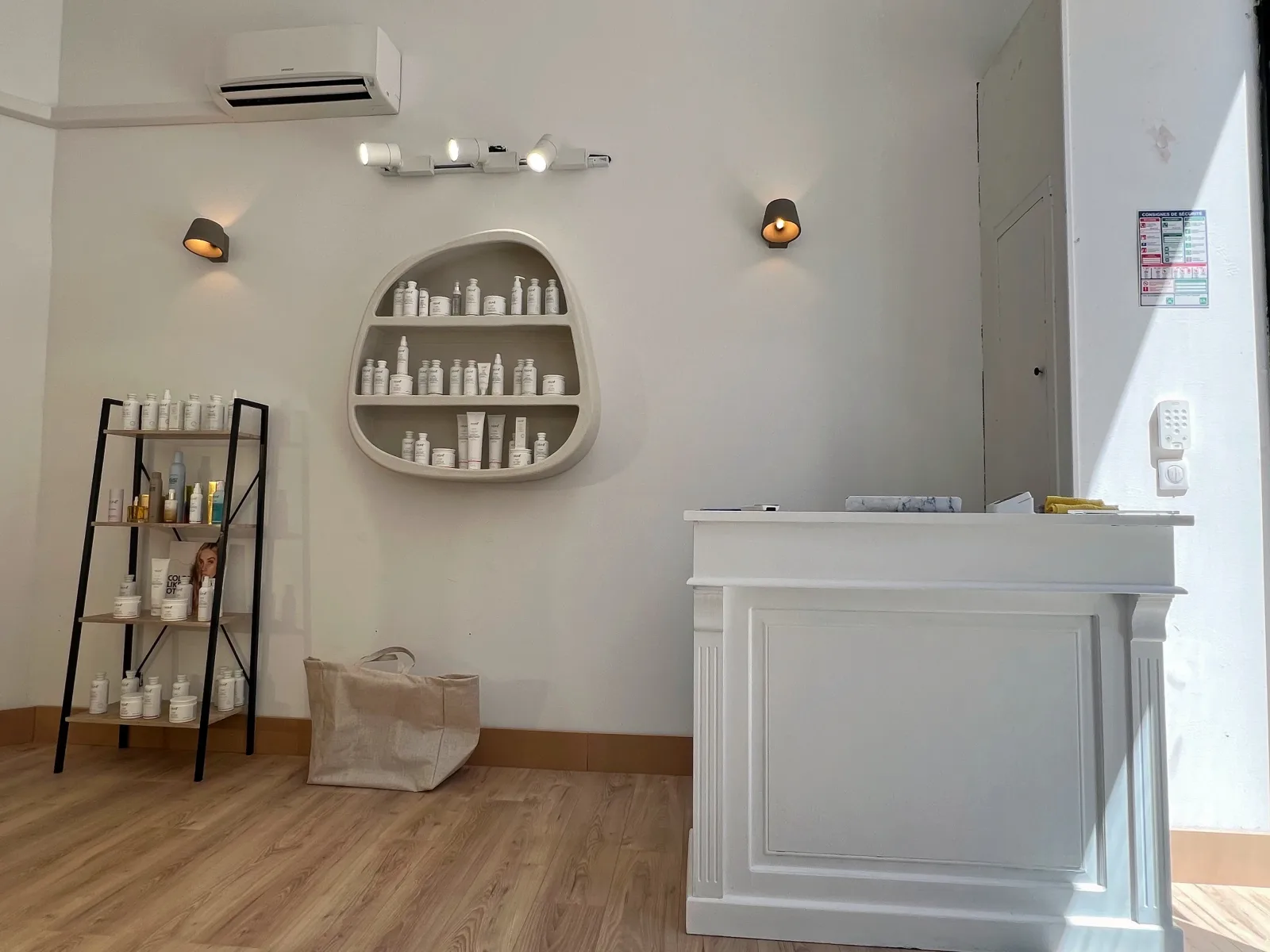 aime. - Coiffure Sète - aime. - Photo Galerie - OneBooking