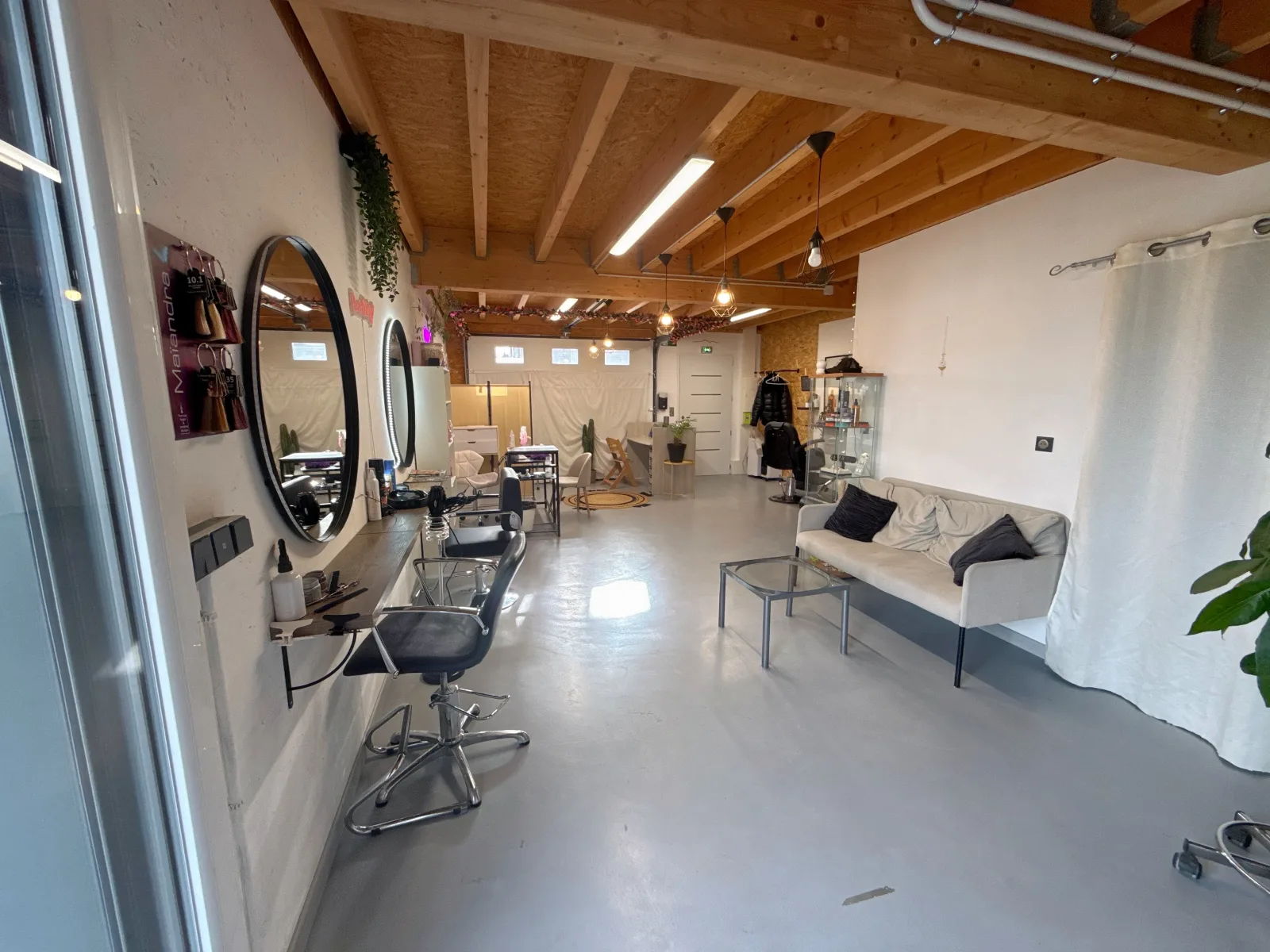 ALB coiffure - Ongles d’s - Beauty’pic - Coiffure Viry - ALB coiffure - Ongles d’s - Beauty’pic - Photo Galerie - OneBooking