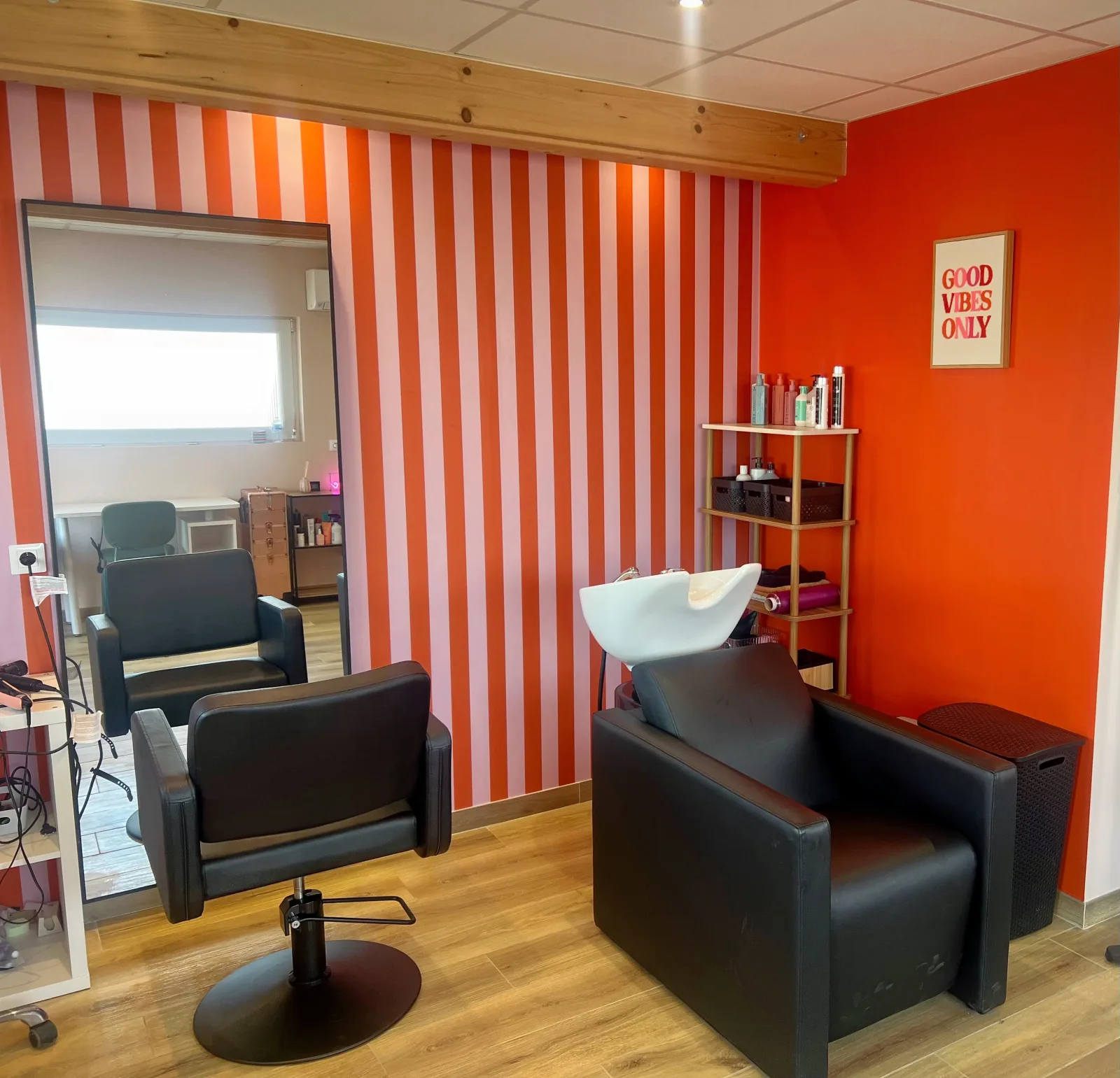 Salon Color Vibes - Coiffeuse Coloriste - Coiffure Rang du fliers  - Salon Color Vibes - Coiffeuse Coloriste - Photo Galerie - OneBooking