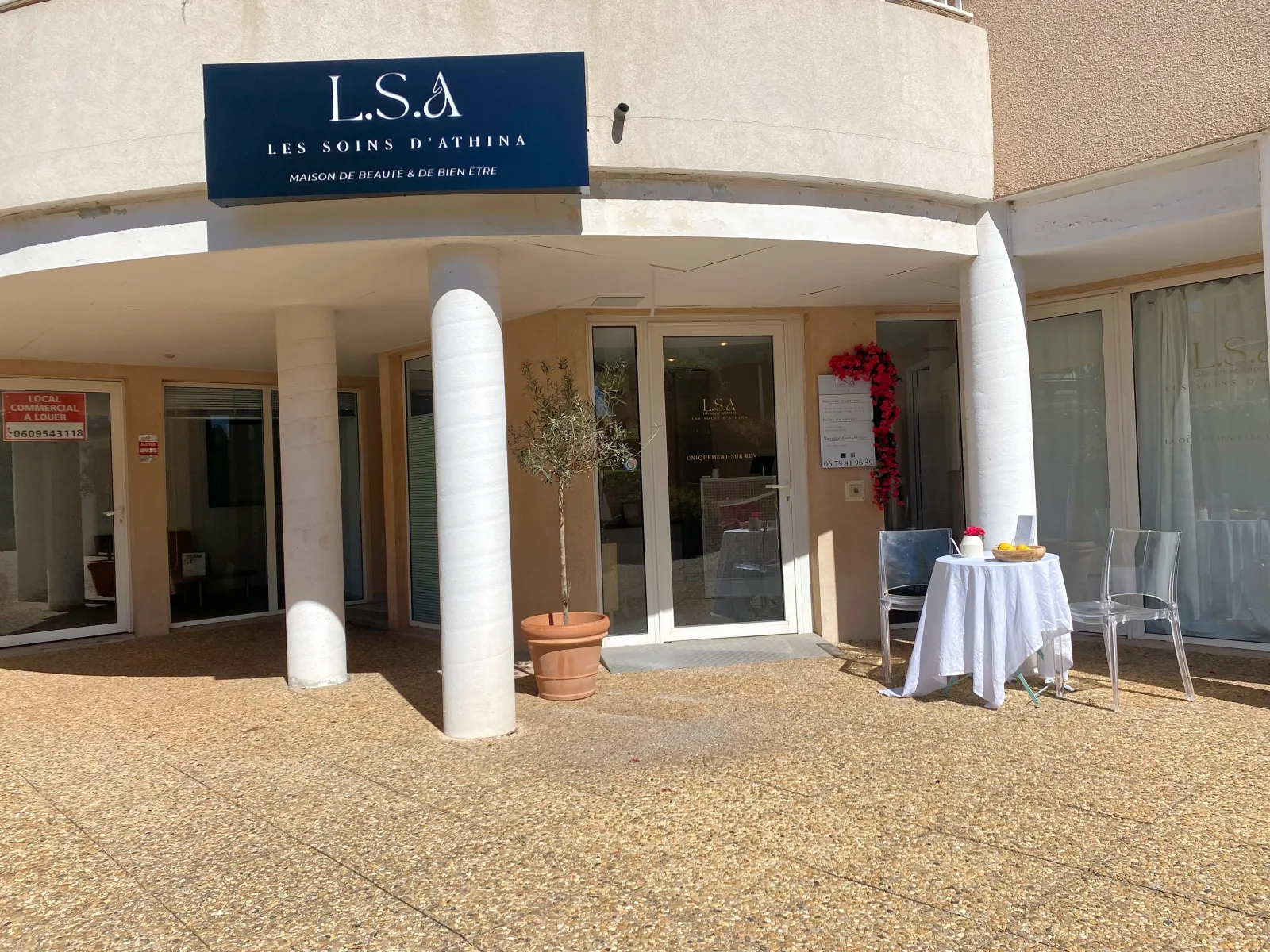 LES SOINS D'ATHINA - Institut de beauté Carqueiranne - LES SOINS D'ATHINA - Photo Galerie - OneBooking