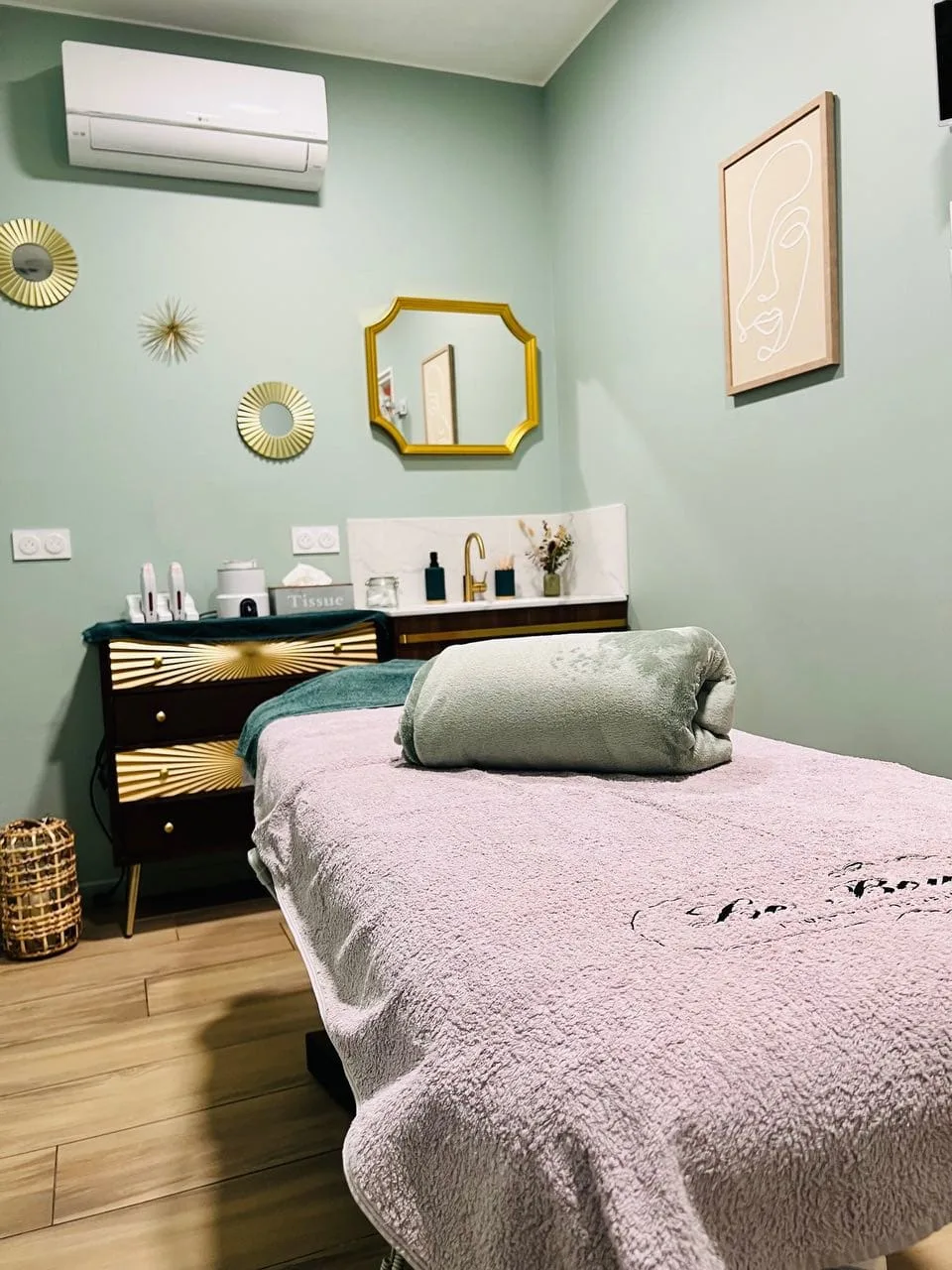 Le Boudoir 86 SPA - Onglerie Biard - Le Boudoir 86 SPA - Photo Galerie - OneBooking