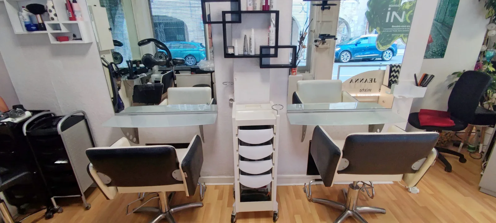 Salon Jeanna - Coiffure La Rochelle - Salon Jeanna - Photo Galerie - OneBooking
