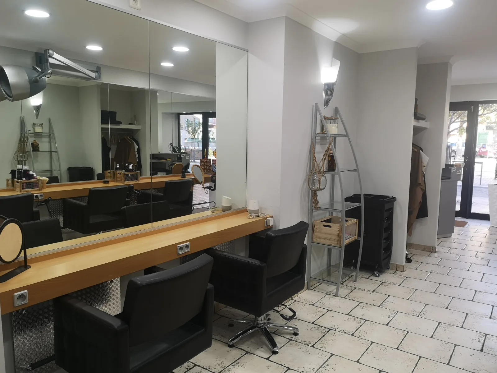 Béli ' Hair - Coiffure Vidauban - Béli ' Hair - Photo Galerie - OneBooking