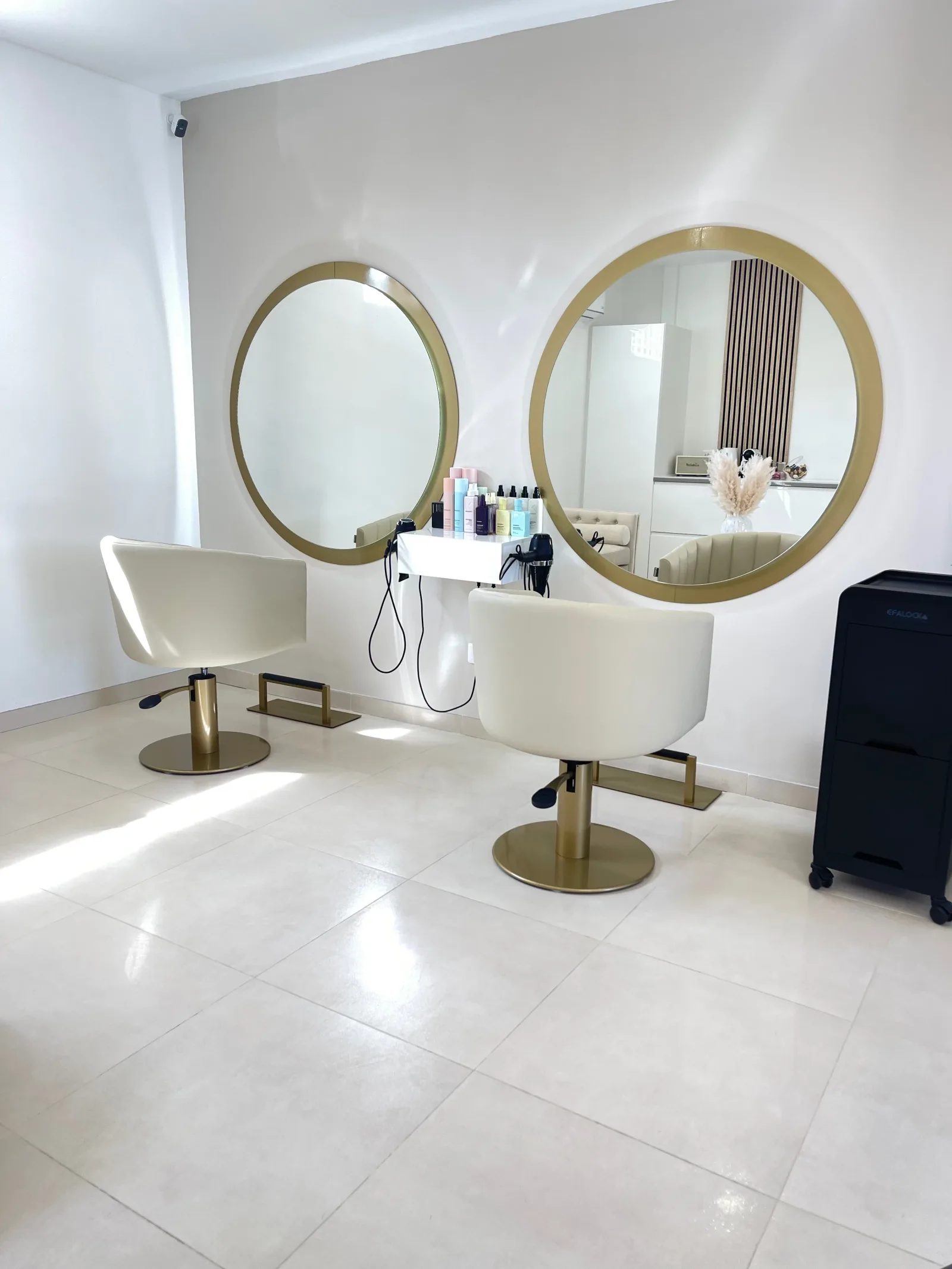 M.Salon - Coiffure Poulx - M.Salon - Photo Galerie - OneBooking
