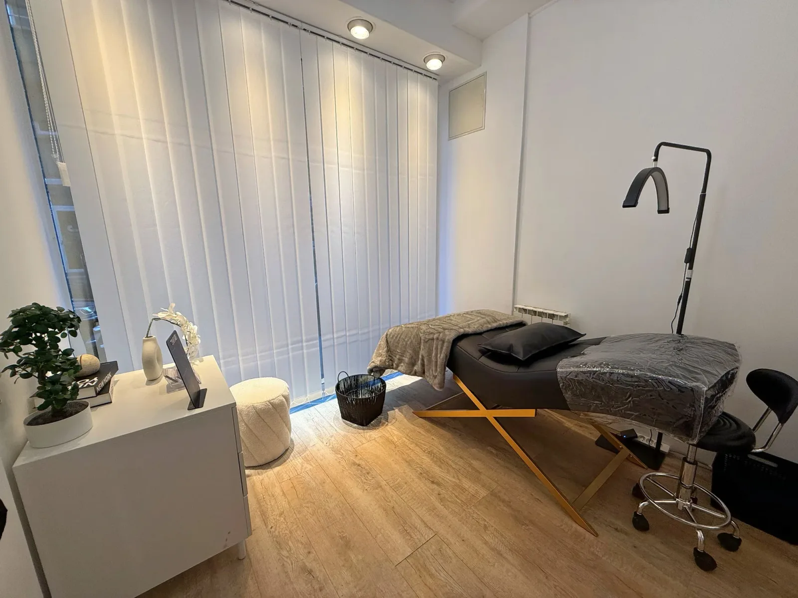 Cosmo Belle Beauty - Sourcils & cils Grenoble - Cosmo Belle Beauty - Photo Galerie - OneBooking