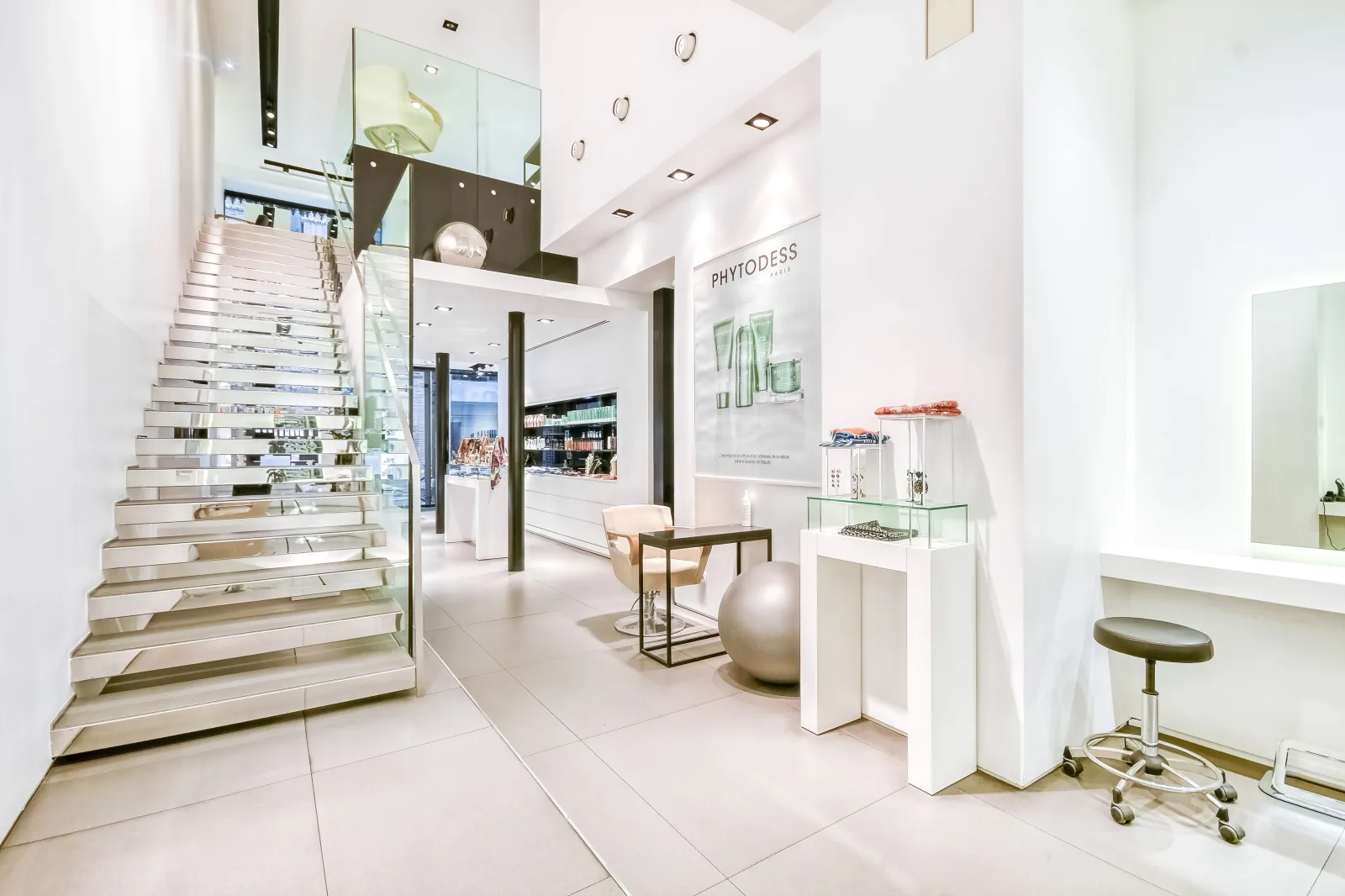 DESSANGE - Toulouse Croix Baragnon - Coiffure Toulouse - DESSANGE - Toulouse Croix Baragnon - Photo Galerie - OneBooking