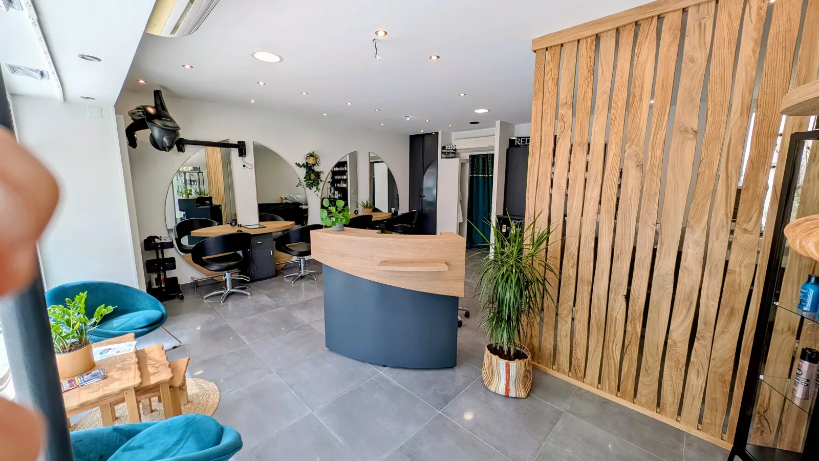 Le Salon - Coiffure Chagny - Le Salon - Photo Galerie - OneBooking