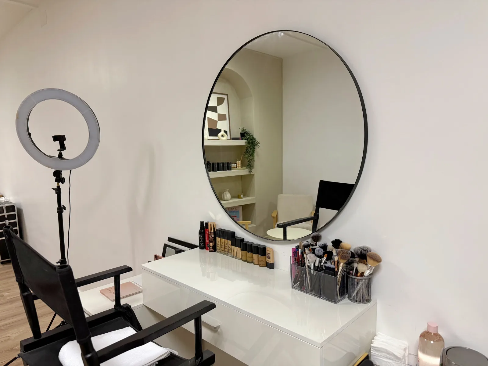 Glow signature - Onglerie Montereau-Fault-Yonne - Glow signature - Photo Galerie - OneBooking