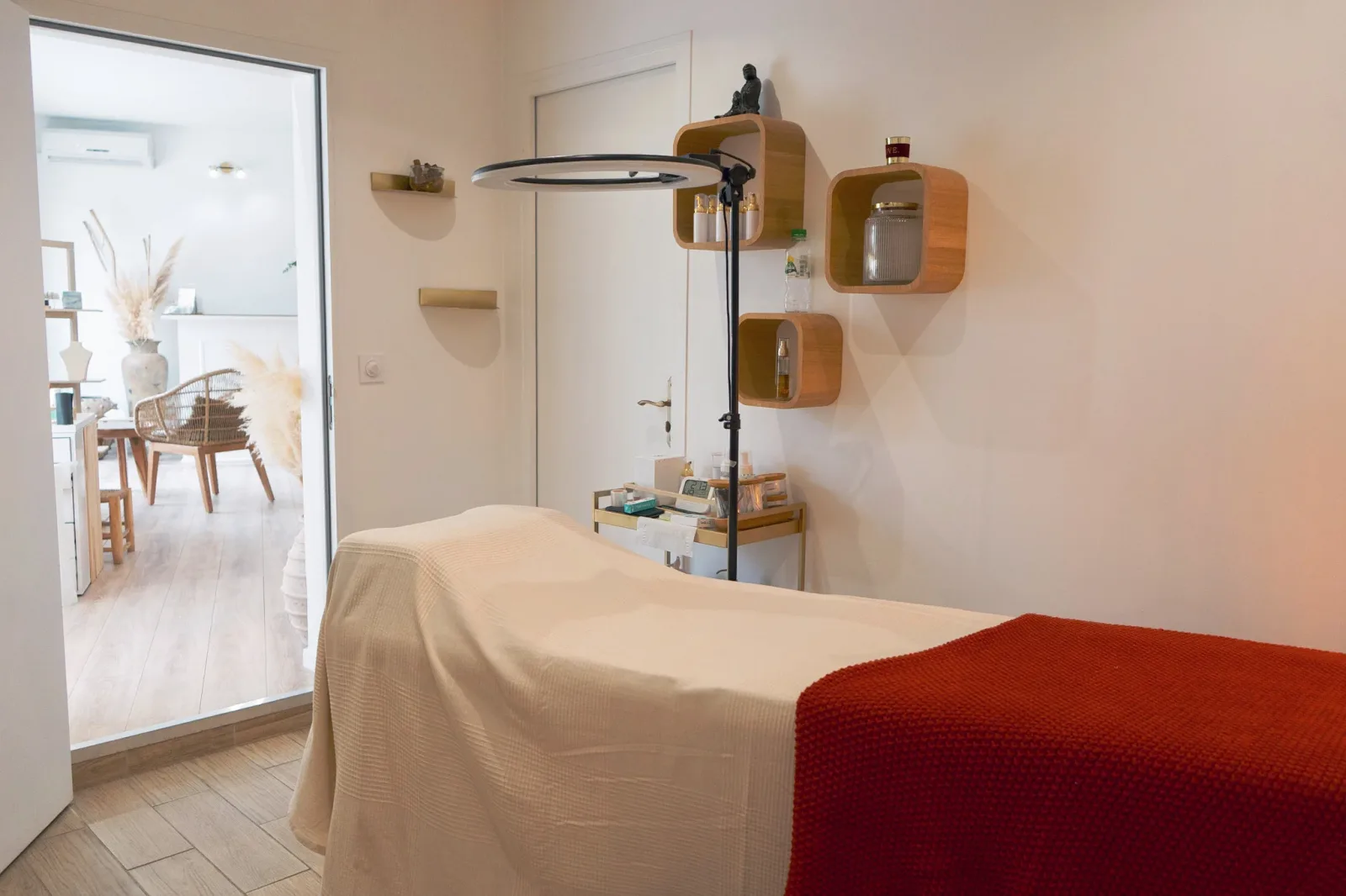 Maison de la Beauté - Institut de beauté Carqueiranne - Maison de la Beauté - Photo Galerie - OneBooking