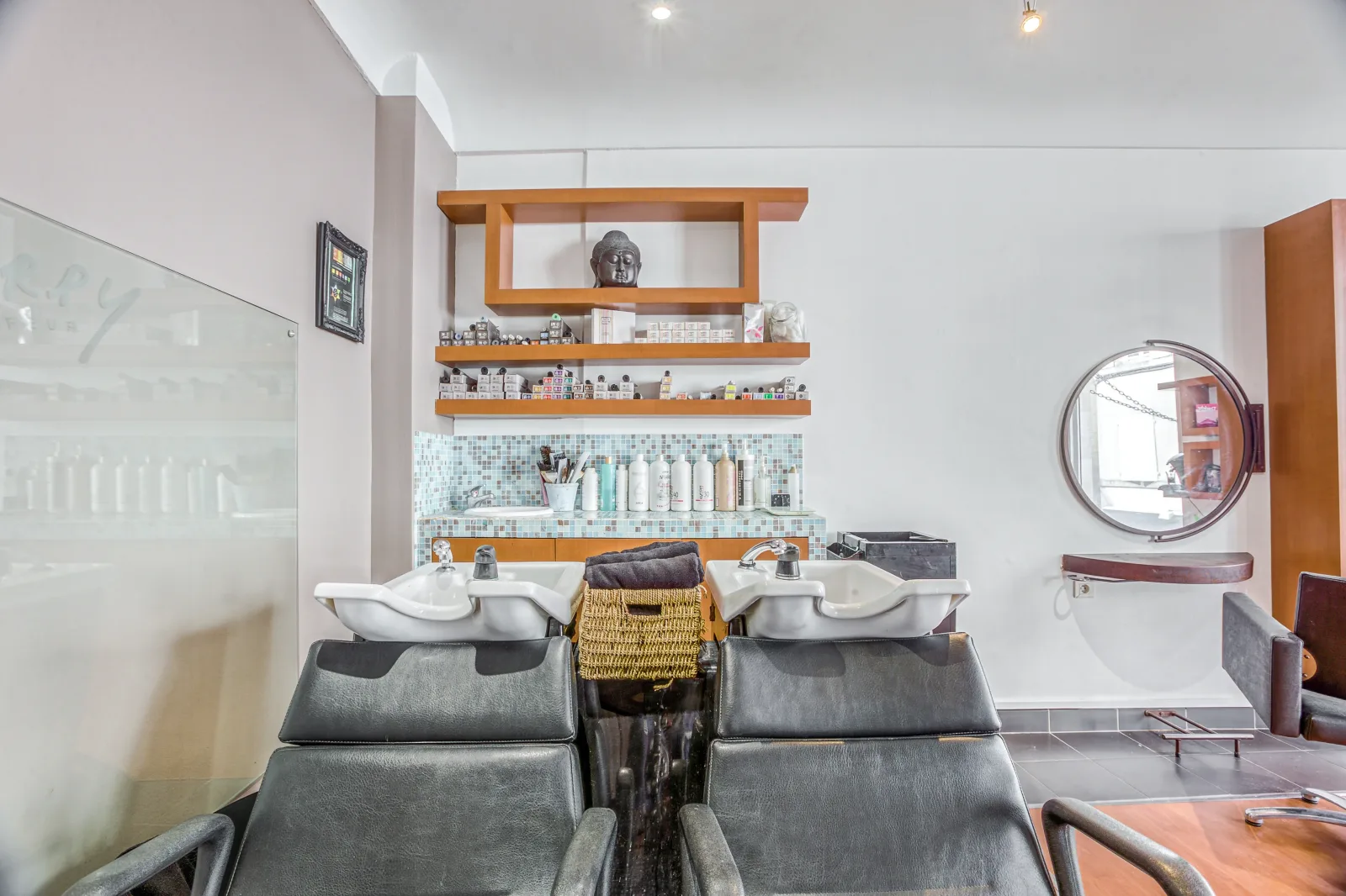 Aveda Coiffeur - Coiffure Cognac - Aveda Coiffeur - Photo Galerie - OneBooking