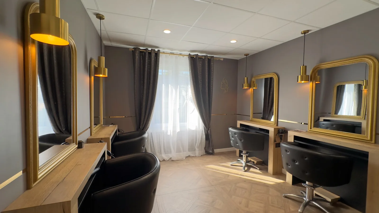 Salon Noah - Coiffure La Chapelle-sur-Erdre - Salon Noah - Photo Galerie - OneBooking