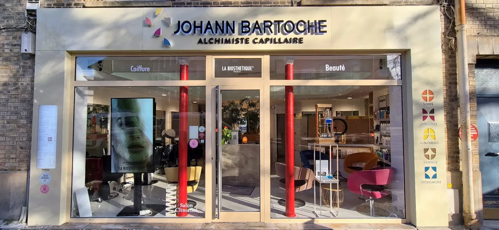 Sérénity Beauté Capillaire chez "Johann Bartoche" - Spa Boulogne-Billancourt - Sérénity Beauté Capillaire chez "Johann Bartoche" - Photo Galerie - OneBooking