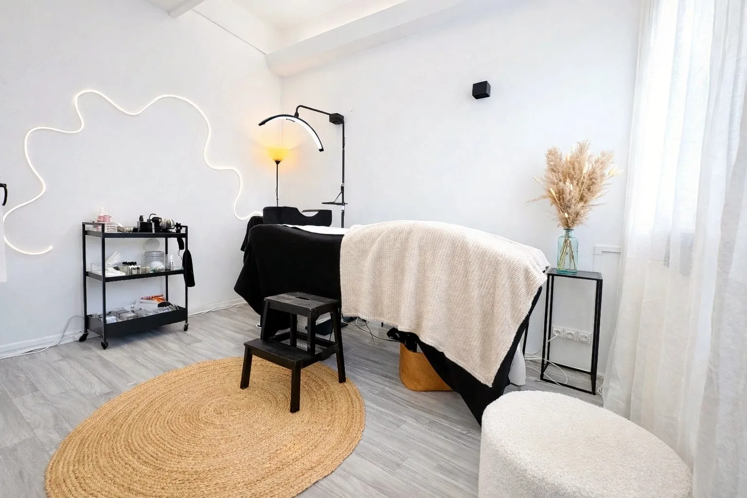 Bella lashes - Onglerie Marly-le-Roi - Bella lashes - Photo Galerie - OneBooking