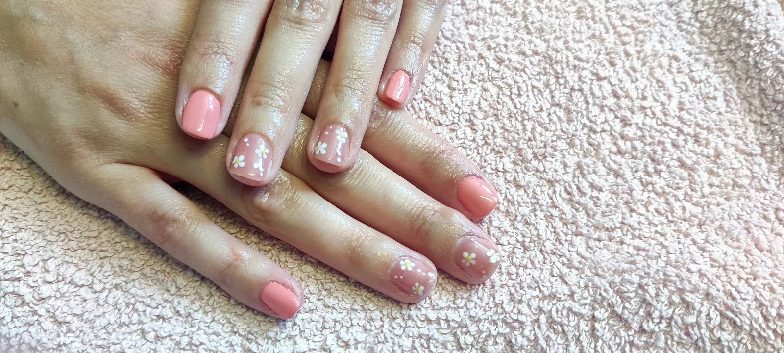 B&B institut Ongles et massage bien-être - Institut de beauté Saulzet le chaud - B&B institut Ongles et massage bien-être - Photo Galerie - OneBooking