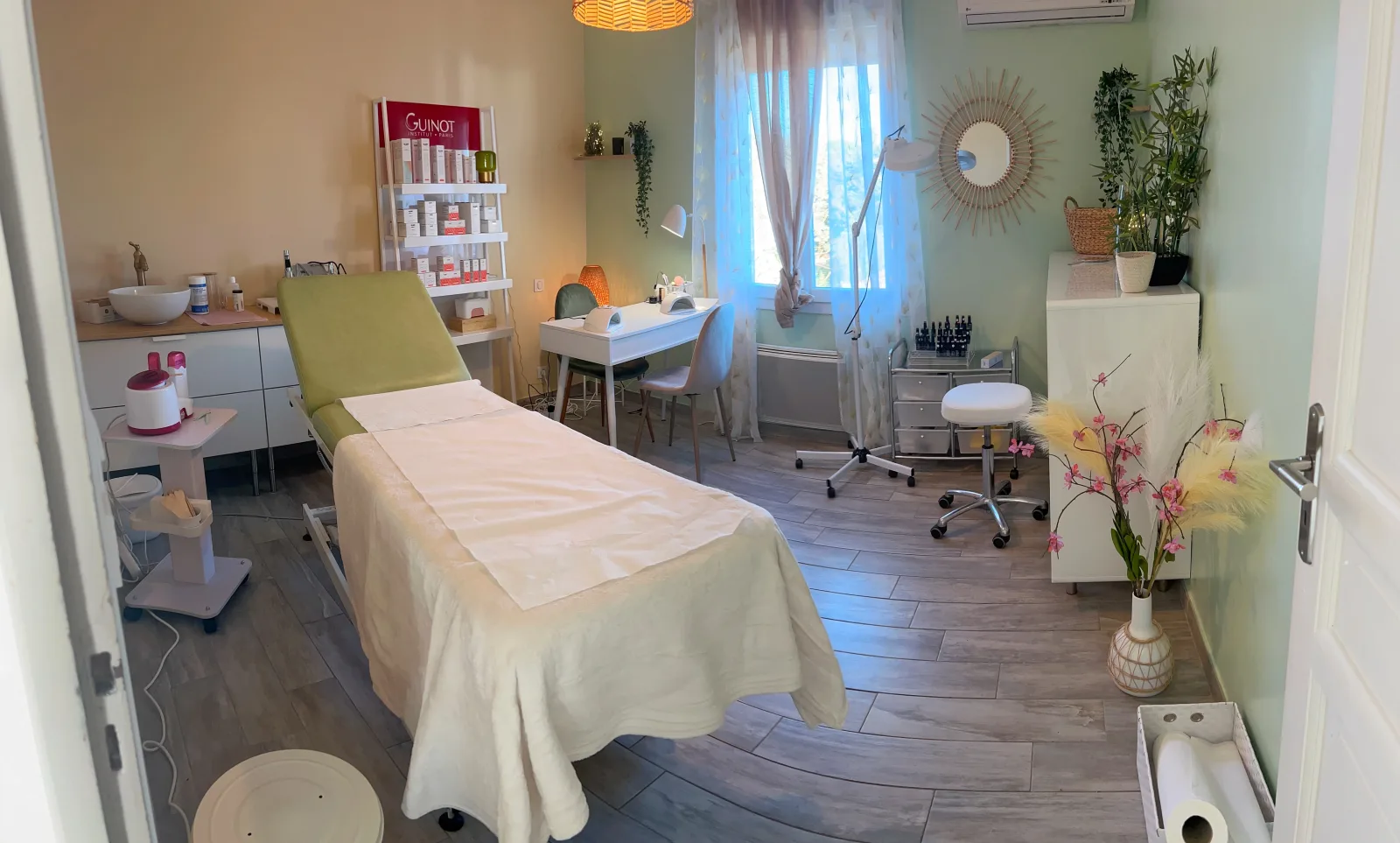 A Fleur De CO - Institut de beauté Carqueiranne - A Fleur De CO - Photo Galerie - OneBooking