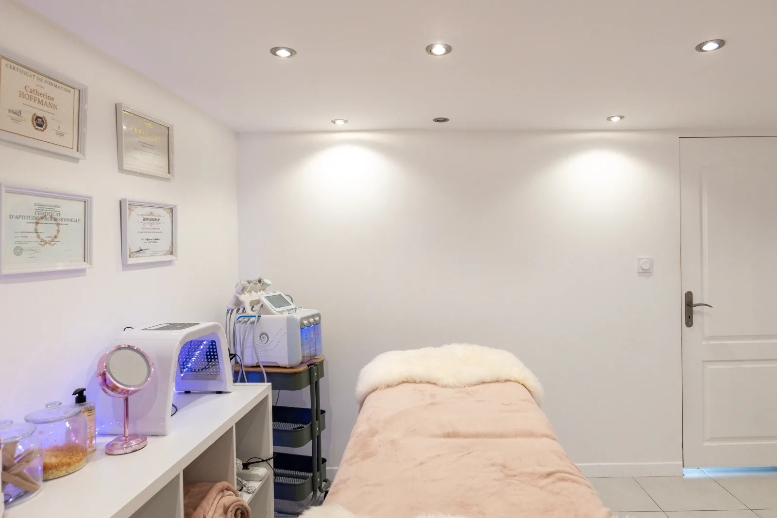 Kellya K - Institut de beauté La Penne-sur-Huveaune - Kellya K - Photo Galerie - OneBooking