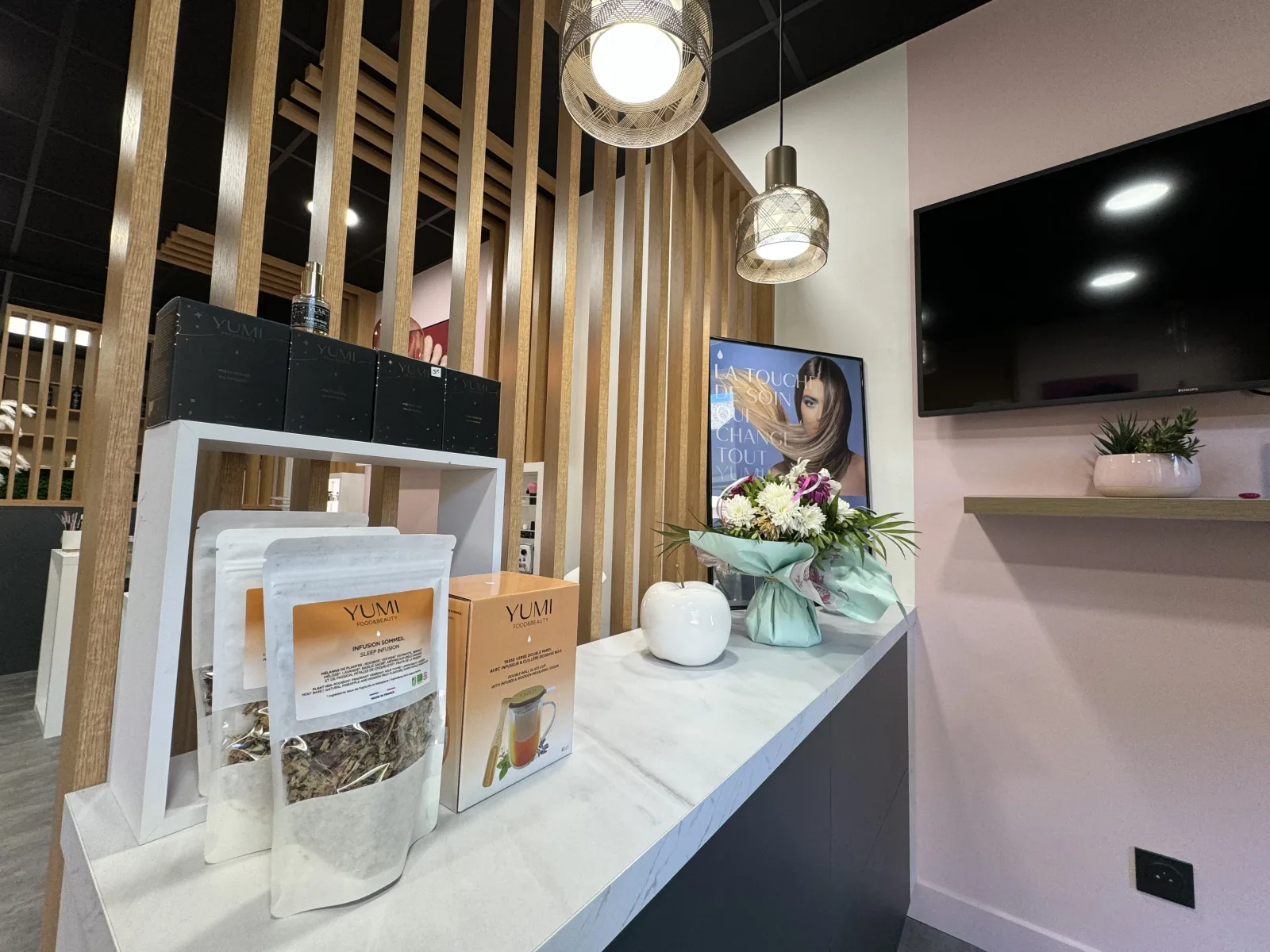 BEAUTY STUDIO Rose poudré L'institut - Onglerie Divonne-les-Bains - BEAUTY STUDIO Rose poudré L'institut - Photo Galerie - OneBooking