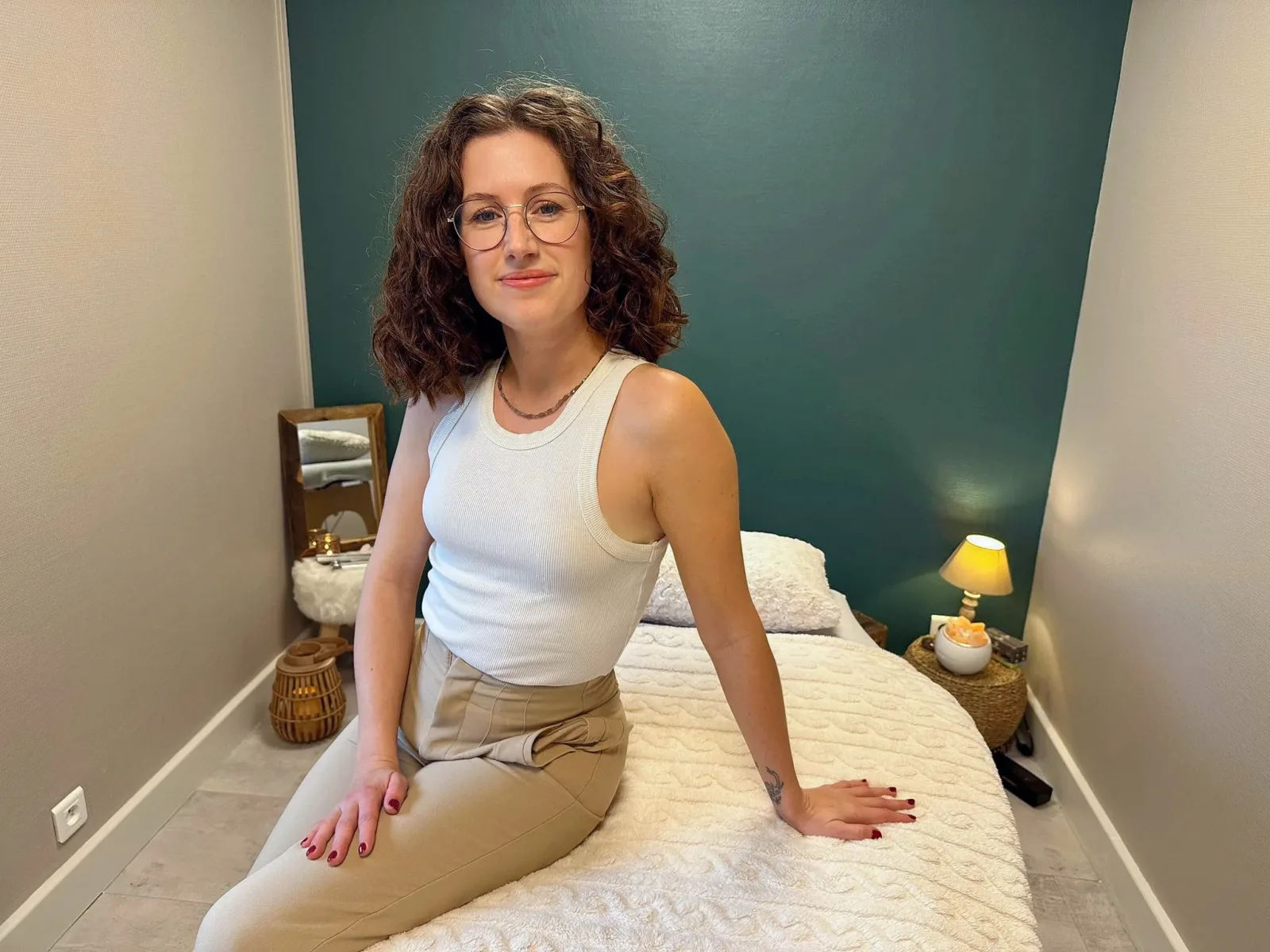 Massage de L'Aura - Institut de beauté Guénange - Massage de L'Aura - Photo Galerie - OneBooking