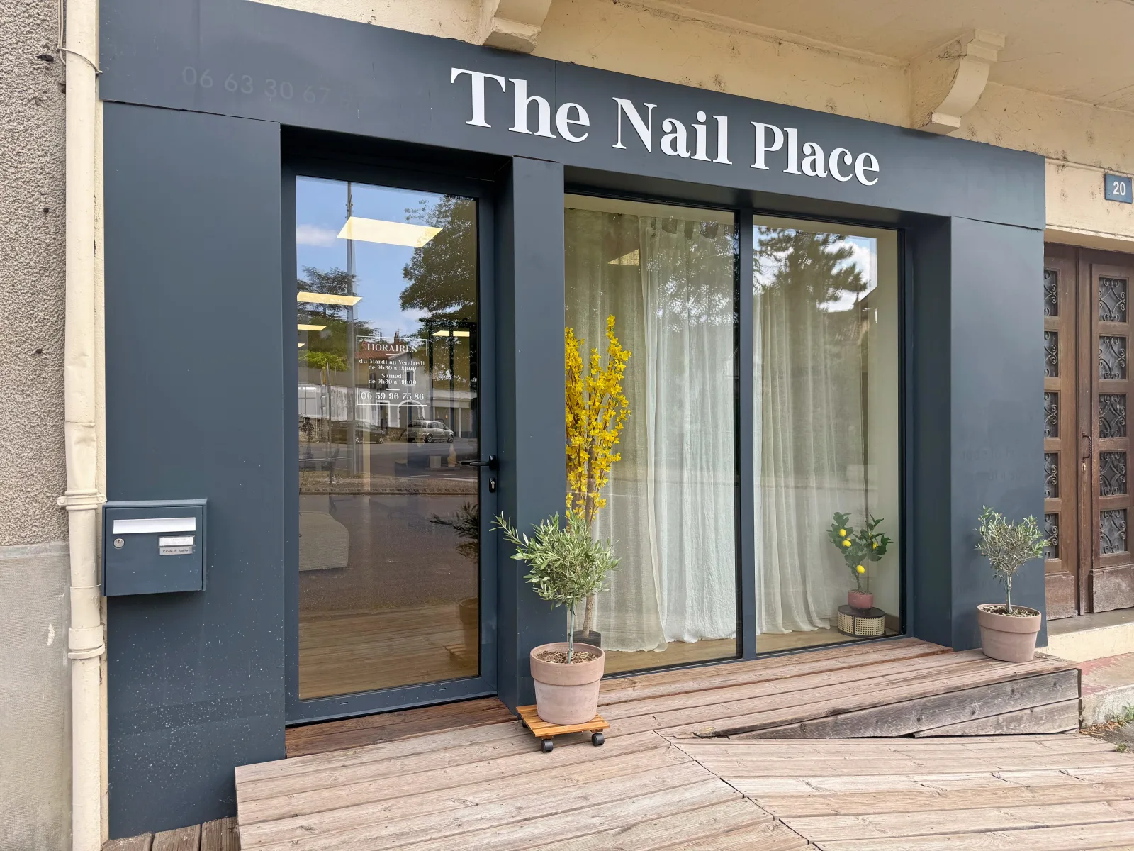 The Nail Place - Onglerie Villefranche-de-Rouergue - The Nail Place - Photo Galerie - OneBooking