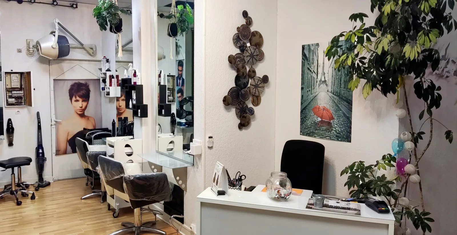 Salon Jeanna - Coiffure La Rochelle - Salon Jeanna - Photo Galerie - OneBooking