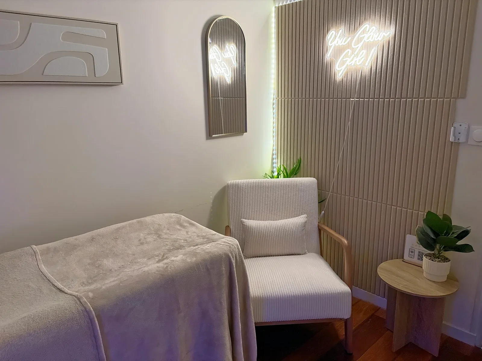 EsmaGlow Aesthetic - Massage Bonneuil-sur-Marne - EsmaGlow Aesthetic - Photo Galerie - OneBooking