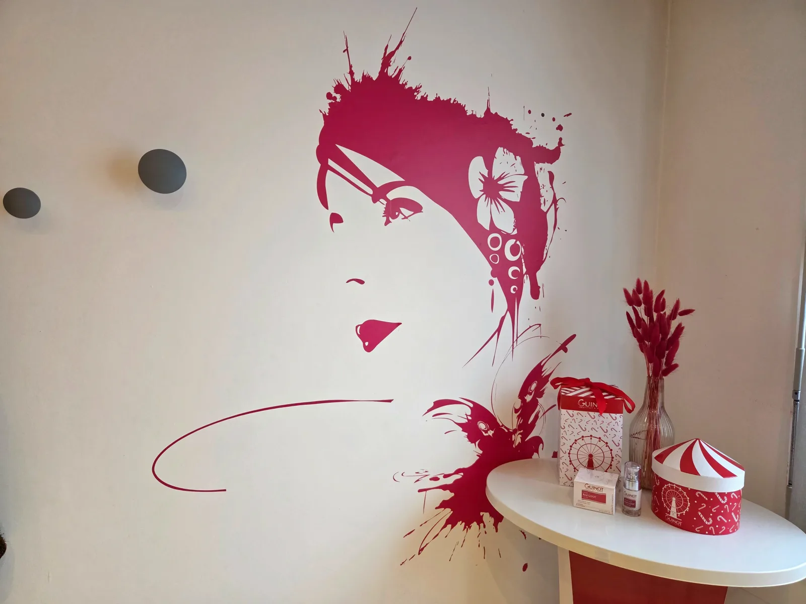 Institut Clin d’Oeil - Onglerie Notre-Dame-de-Monts - Institut Clin d’Oeil - Photo Galerie - OneBooking
