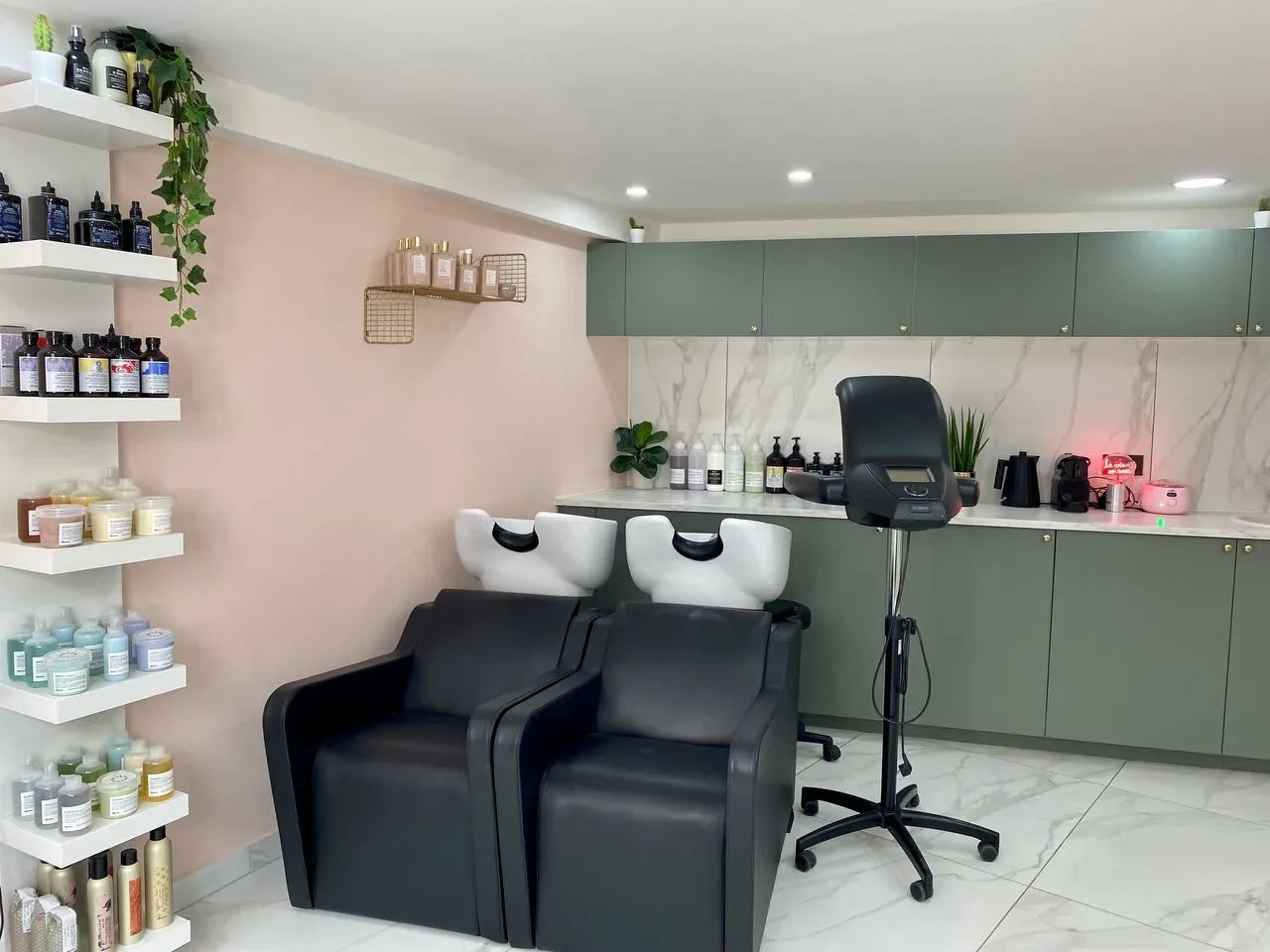 Maison L - Coiffure Villefranche-sur-Mer - Maison L - Photo Galerie - OneBooking