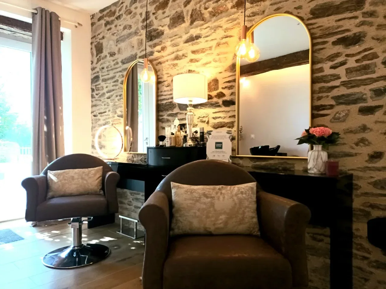 Les noisetiers - salon de coiffure - Coiffure Saint-Lô - Les noisetiers - salon de coiffure - Photo Galerie - OneBooking
