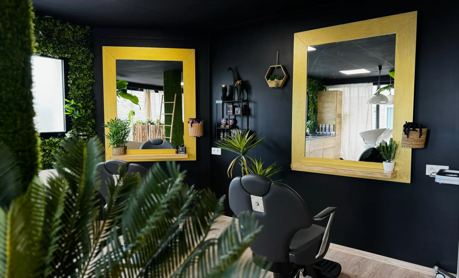 Gold and Garden - Coiffure Saint-Jean-Brévelay - Gold and Garden - Photo Galerie - OneBooking