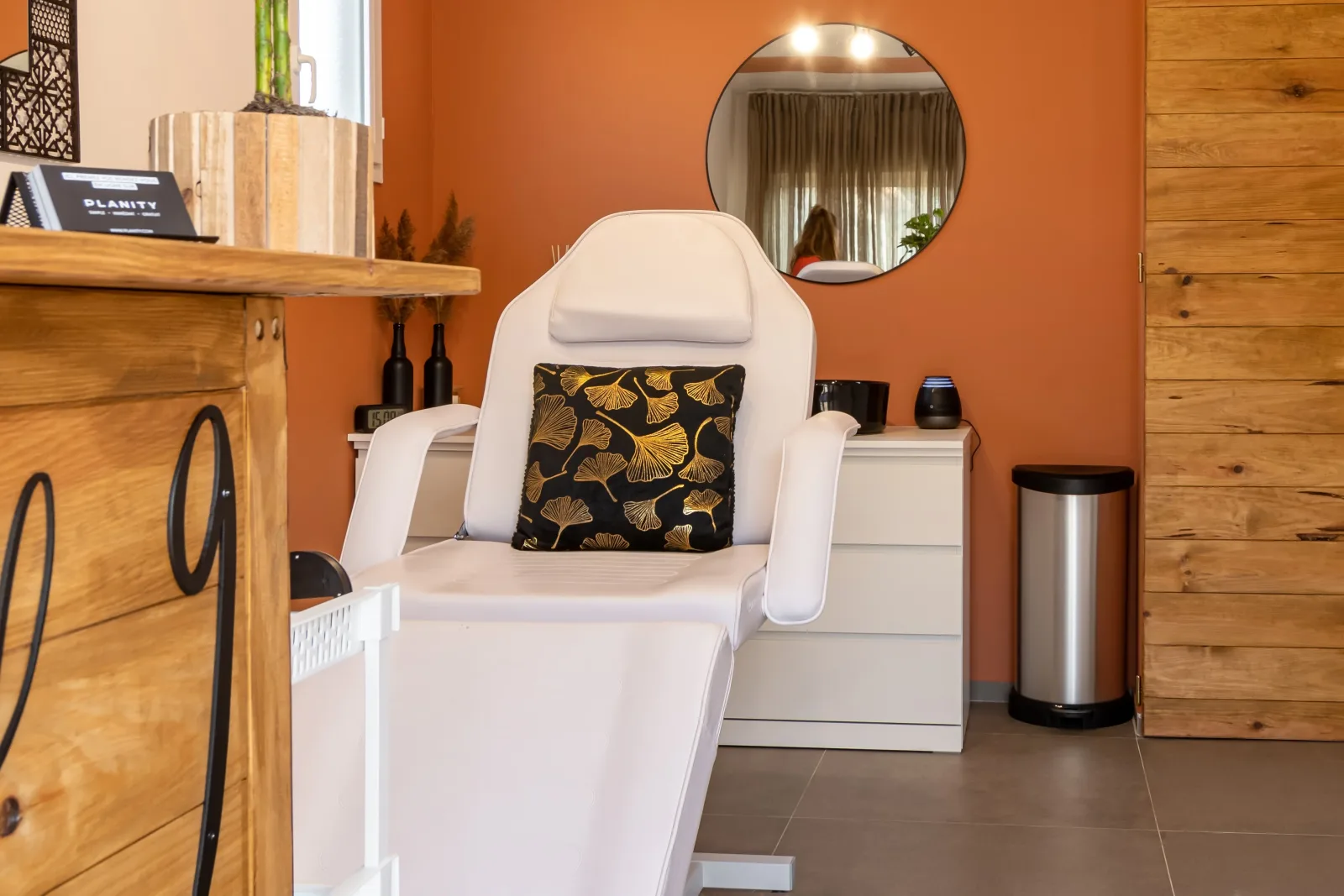 Regard 9 - Onglerie Vidauban - Regard 9 - Photo Galerie - OneBooking